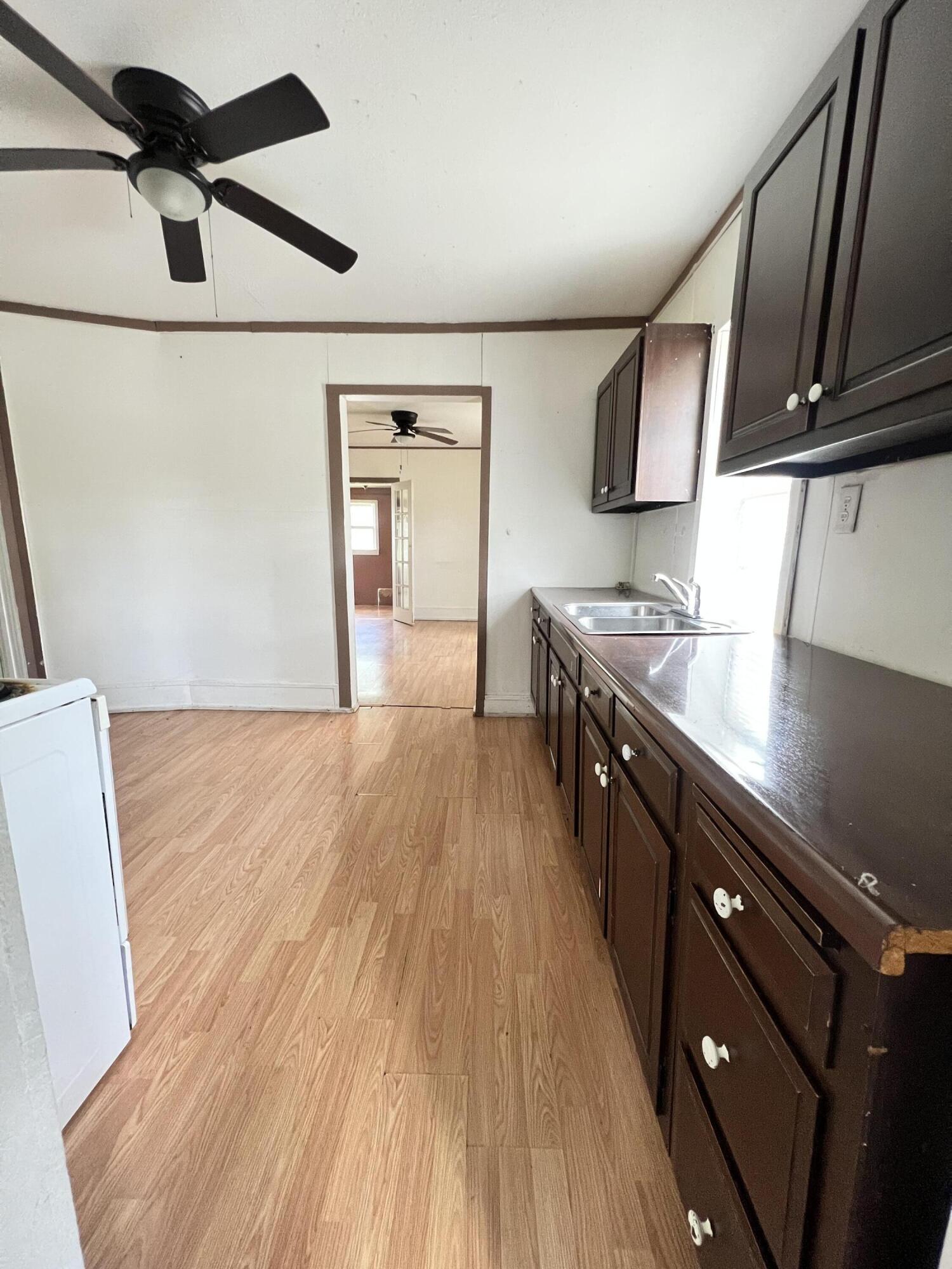 136 Bellburn Second St