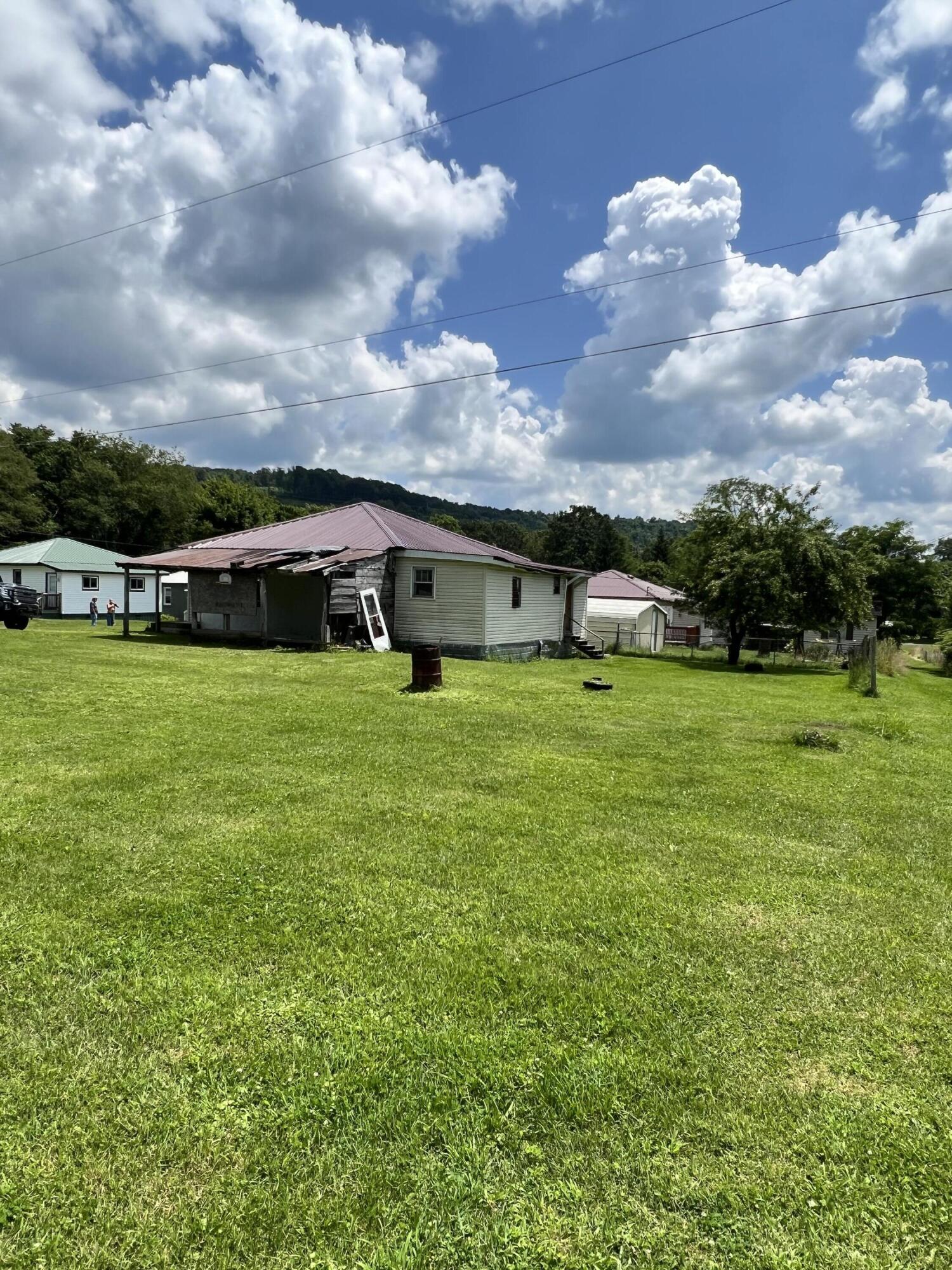 136 Bellburn Second St