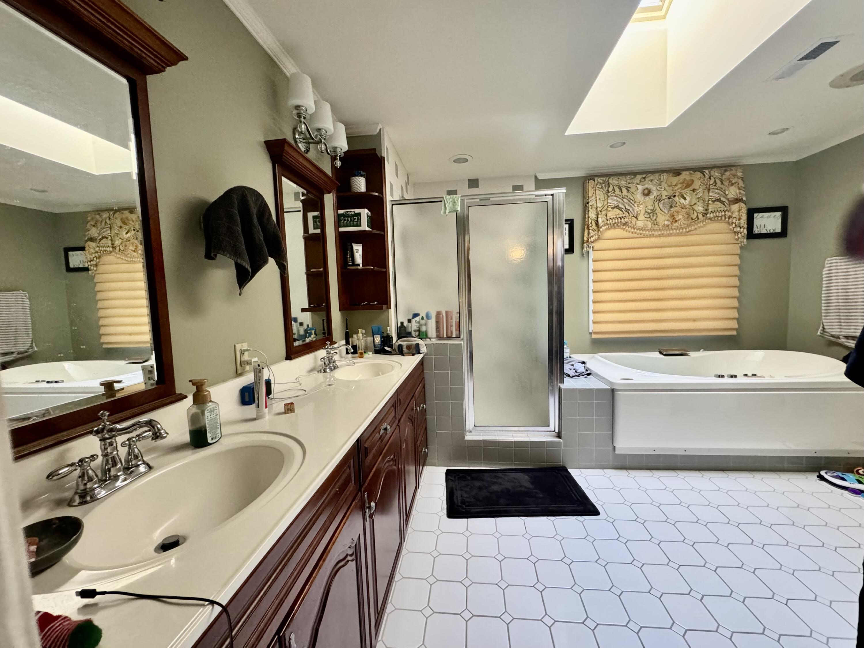 423 Dominick Cir