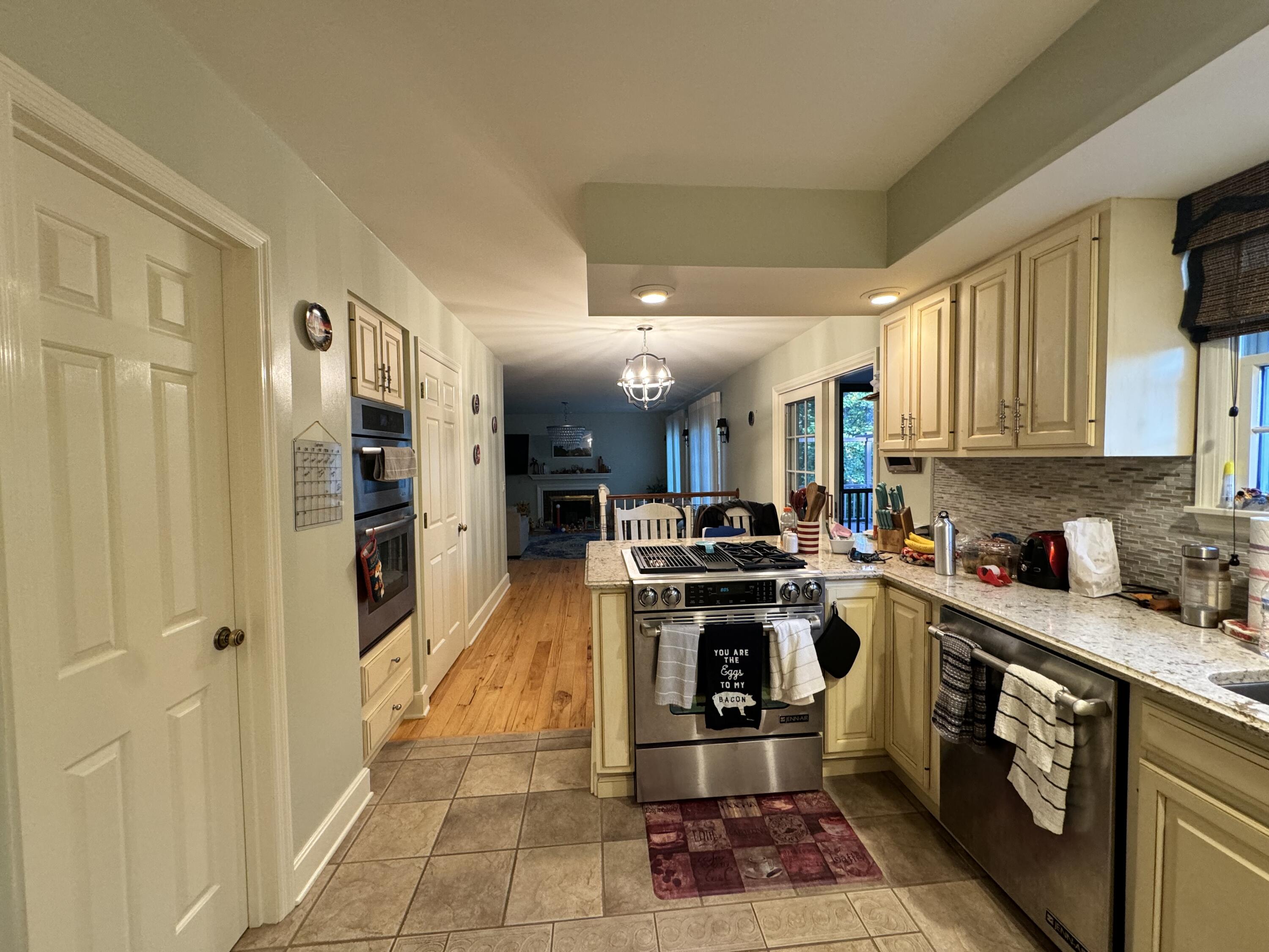 423 Dominick Cir