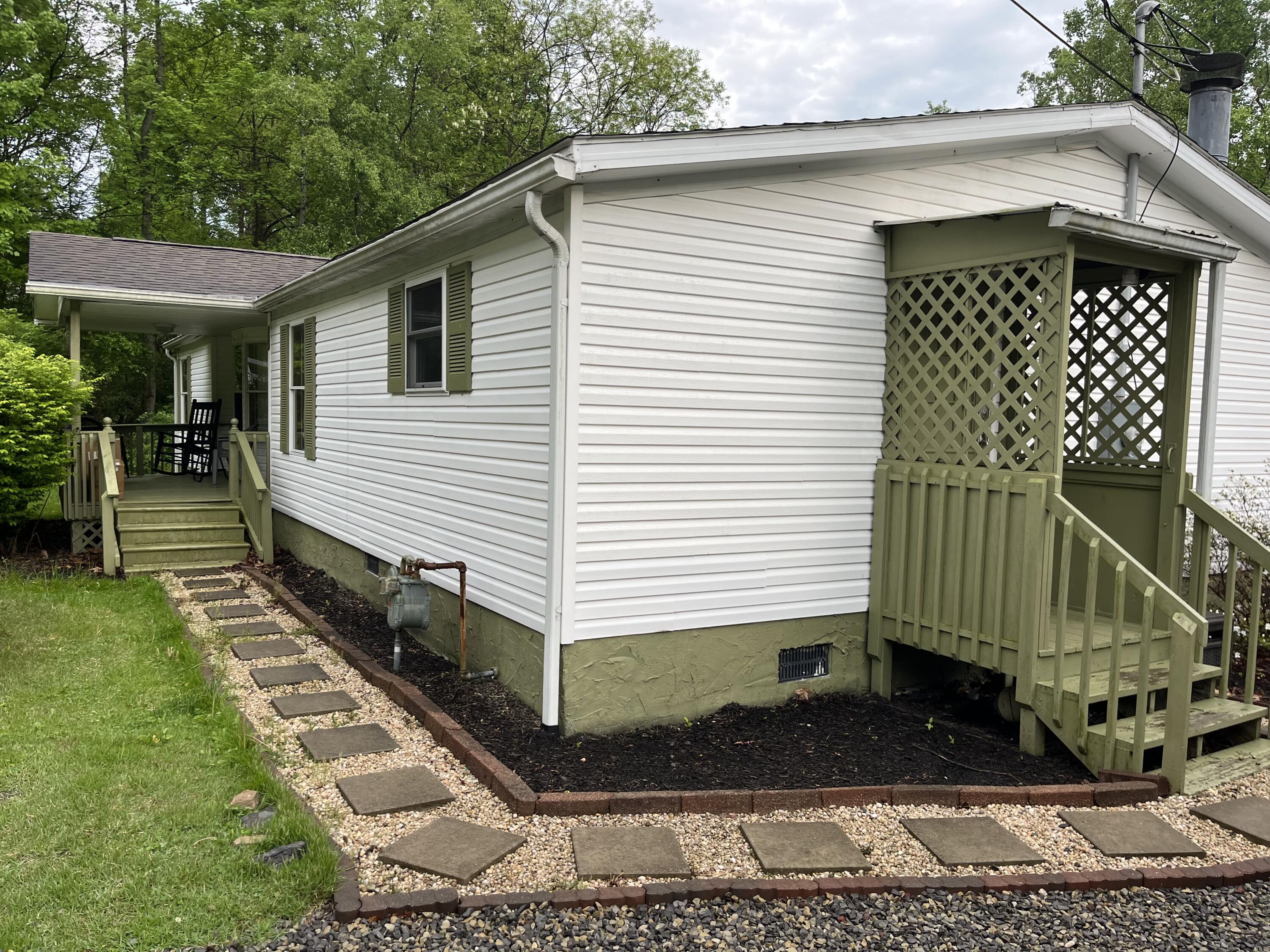 323 Town Mountain Rd