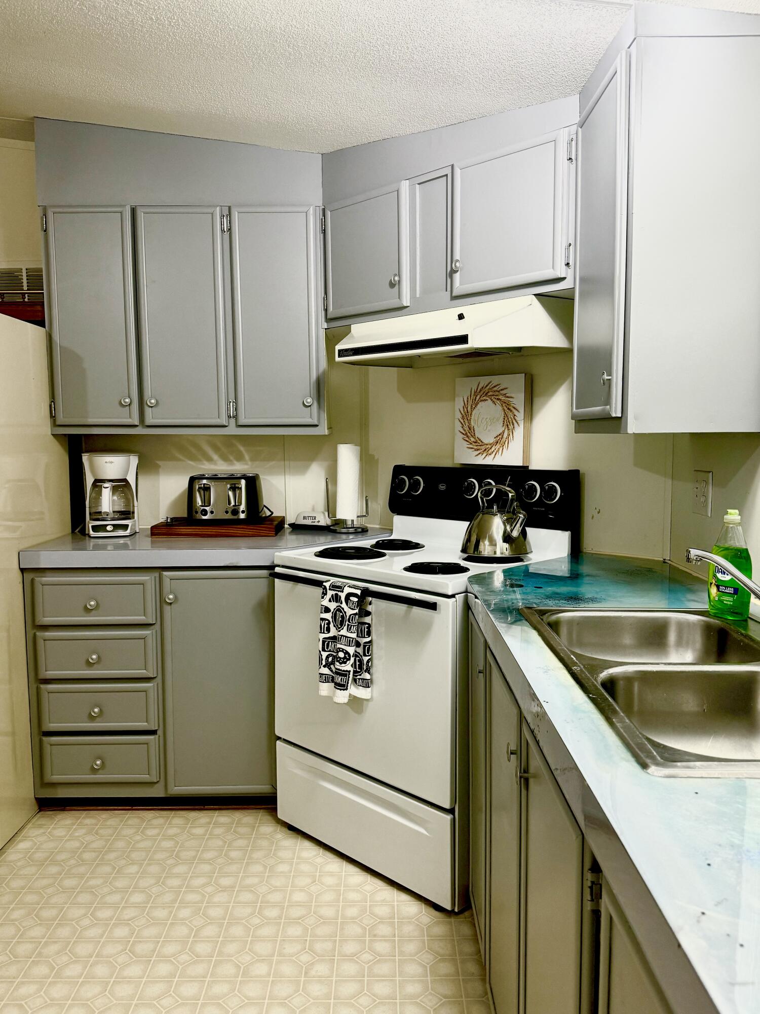 1168 Broad St (Off Salmon Run Rd)