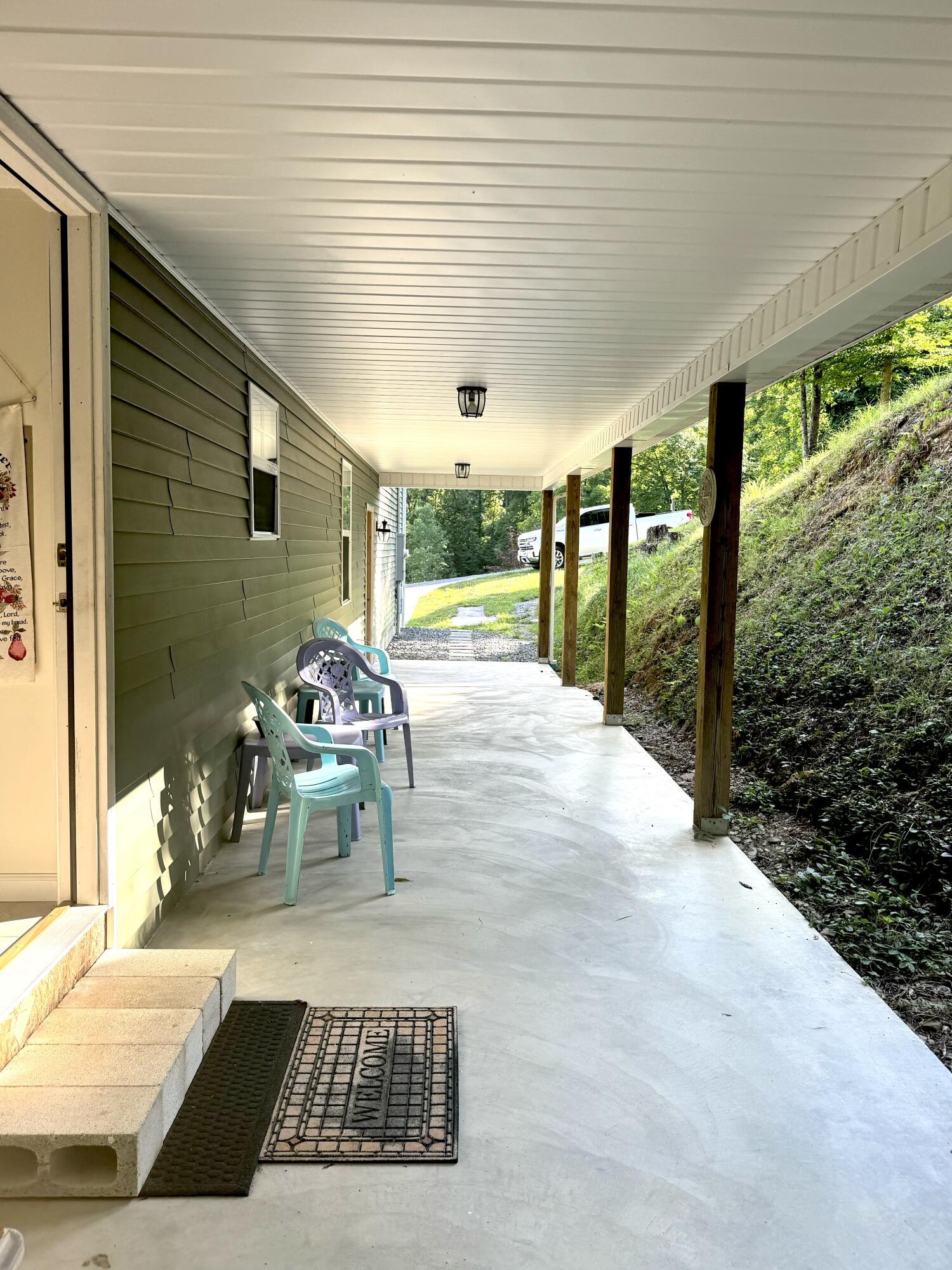 1168 Broad St (Off Salmon Run Rd)