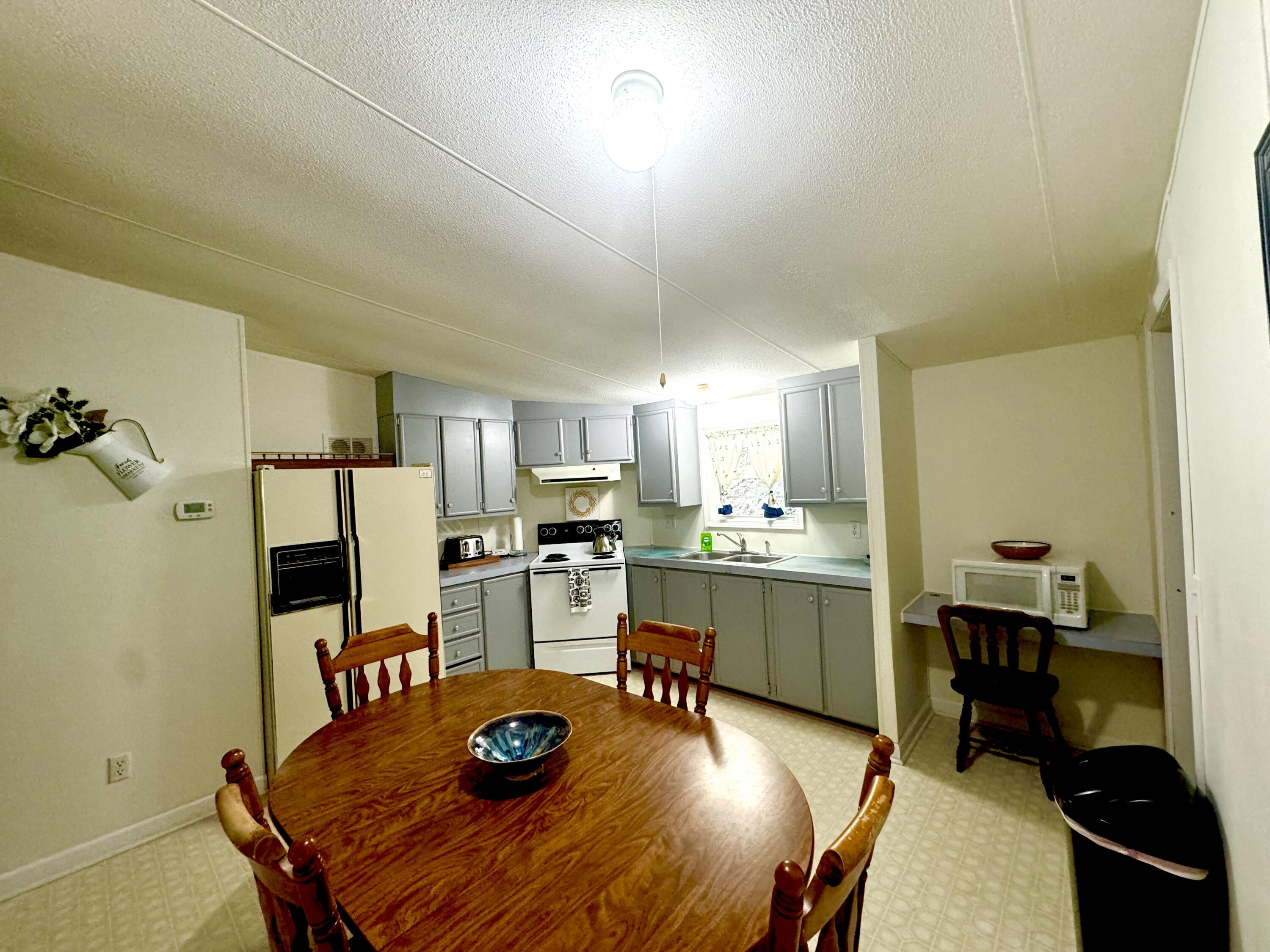 1168 Broad St (Off Salmon Run Rd)