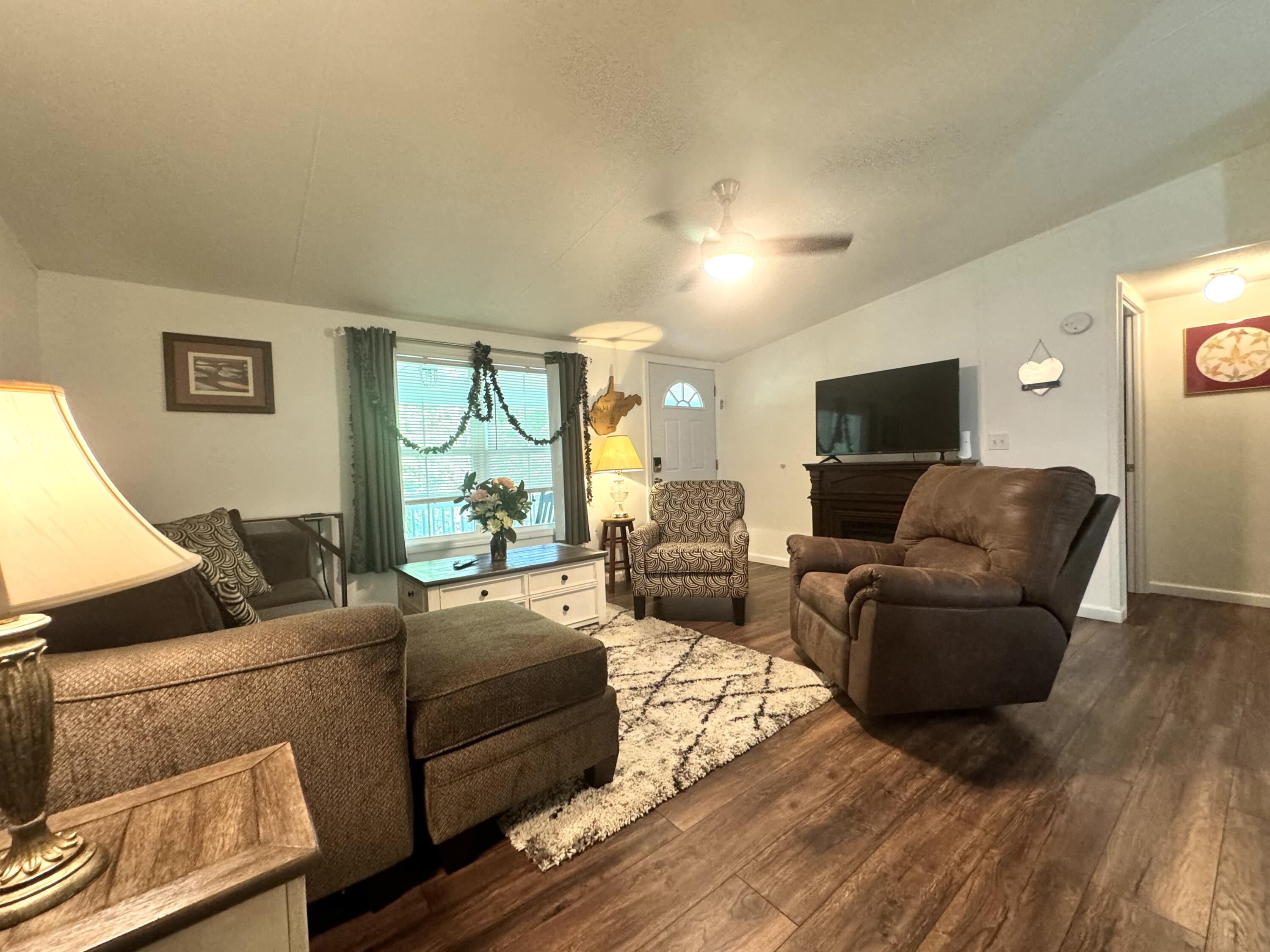 1168 Broad St (Off Salmon Run Rd)