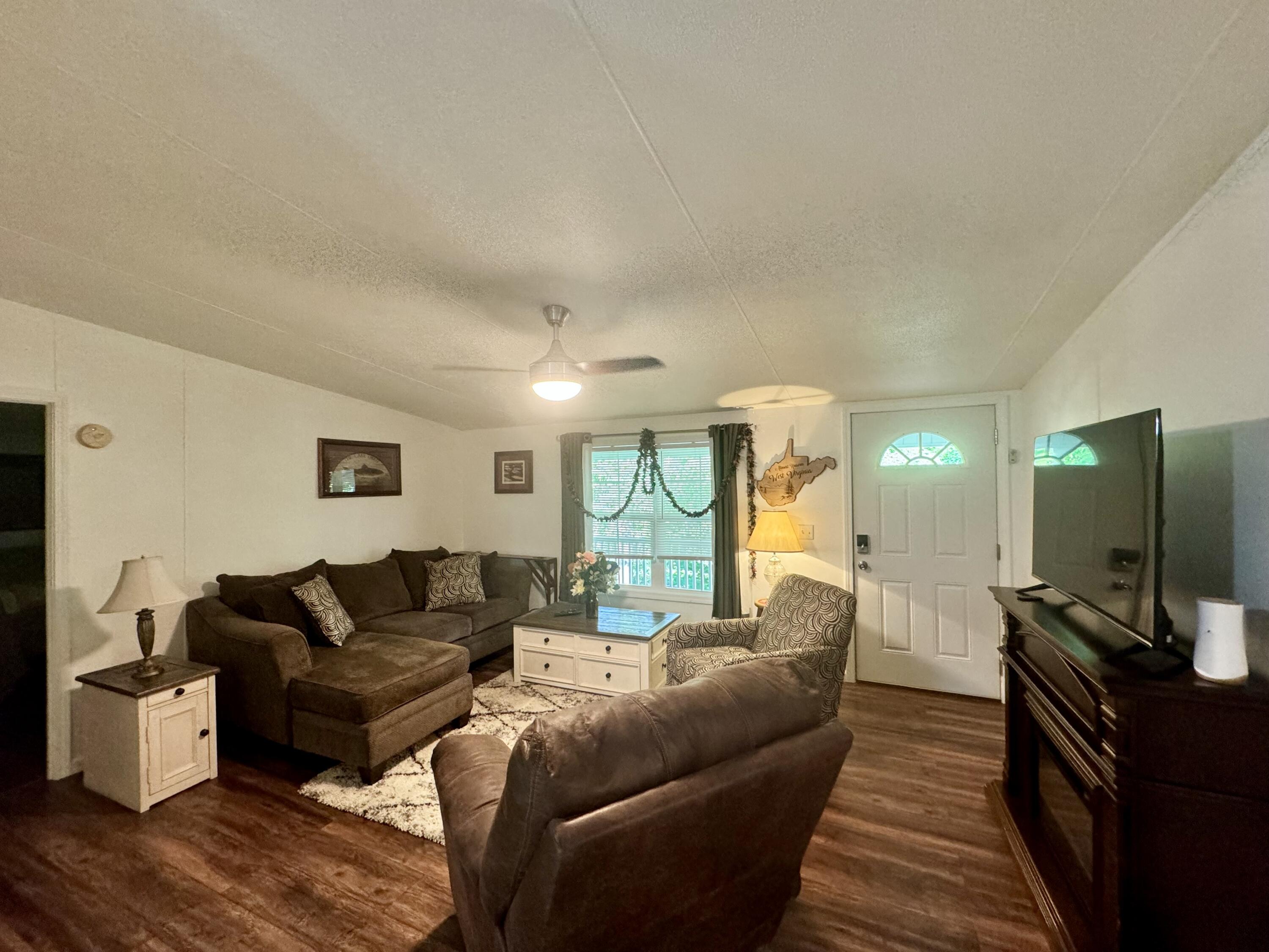 1168 Broad St (Off Salmon Run Rd)