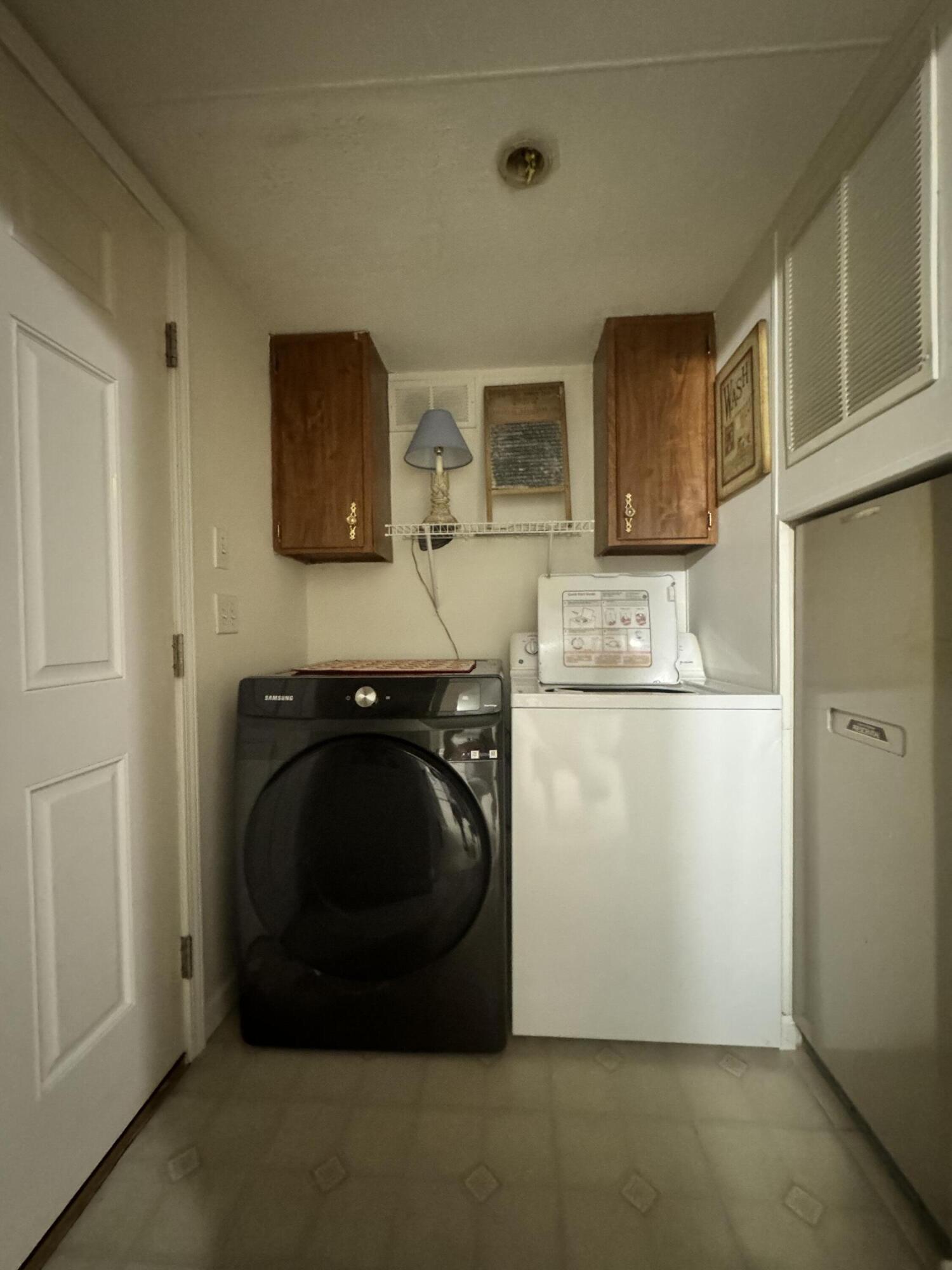 1168 Broad St (Off Salmon Run Rd)