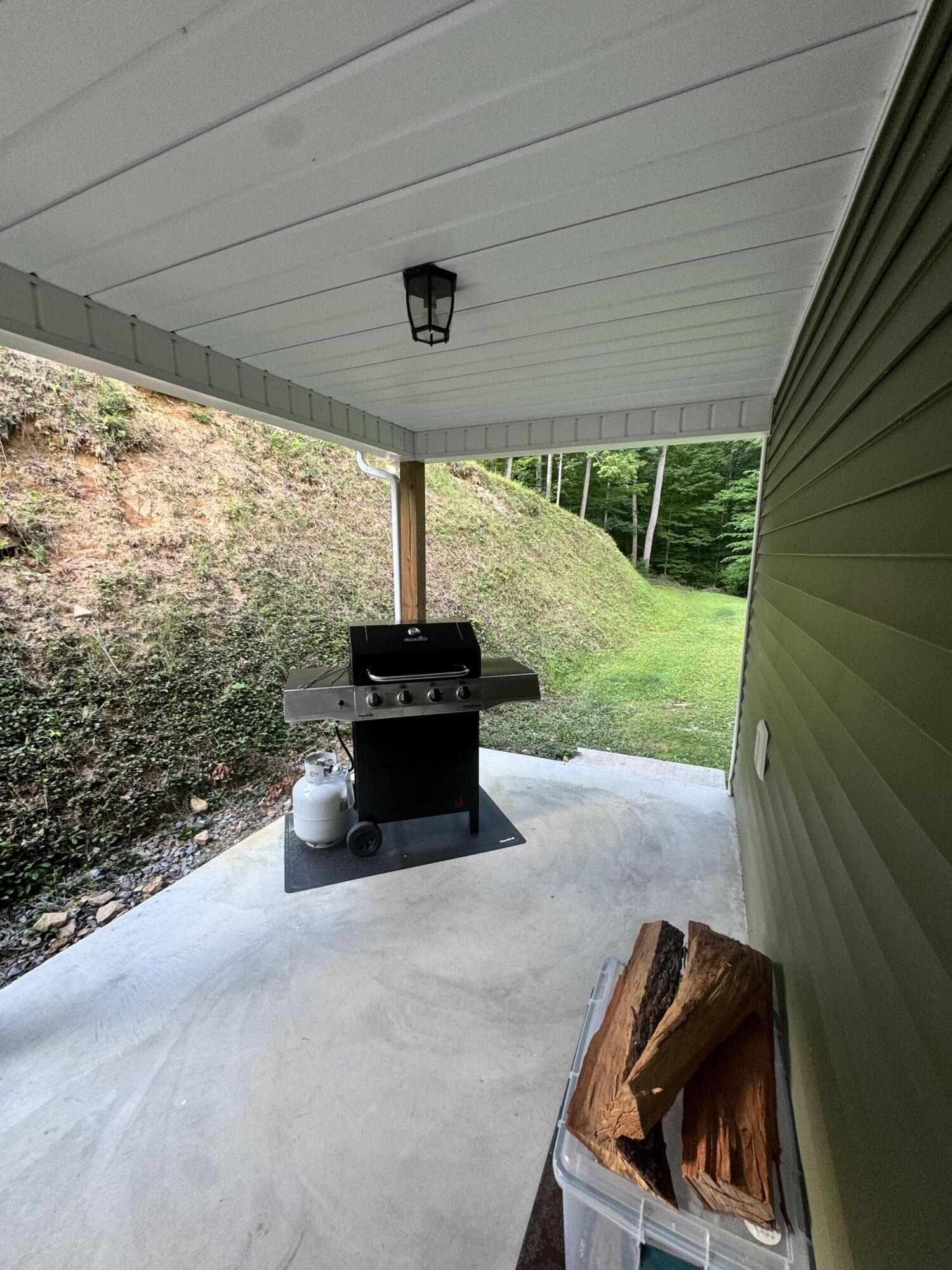 1168 Broad St (Off Salmon Run Rd)