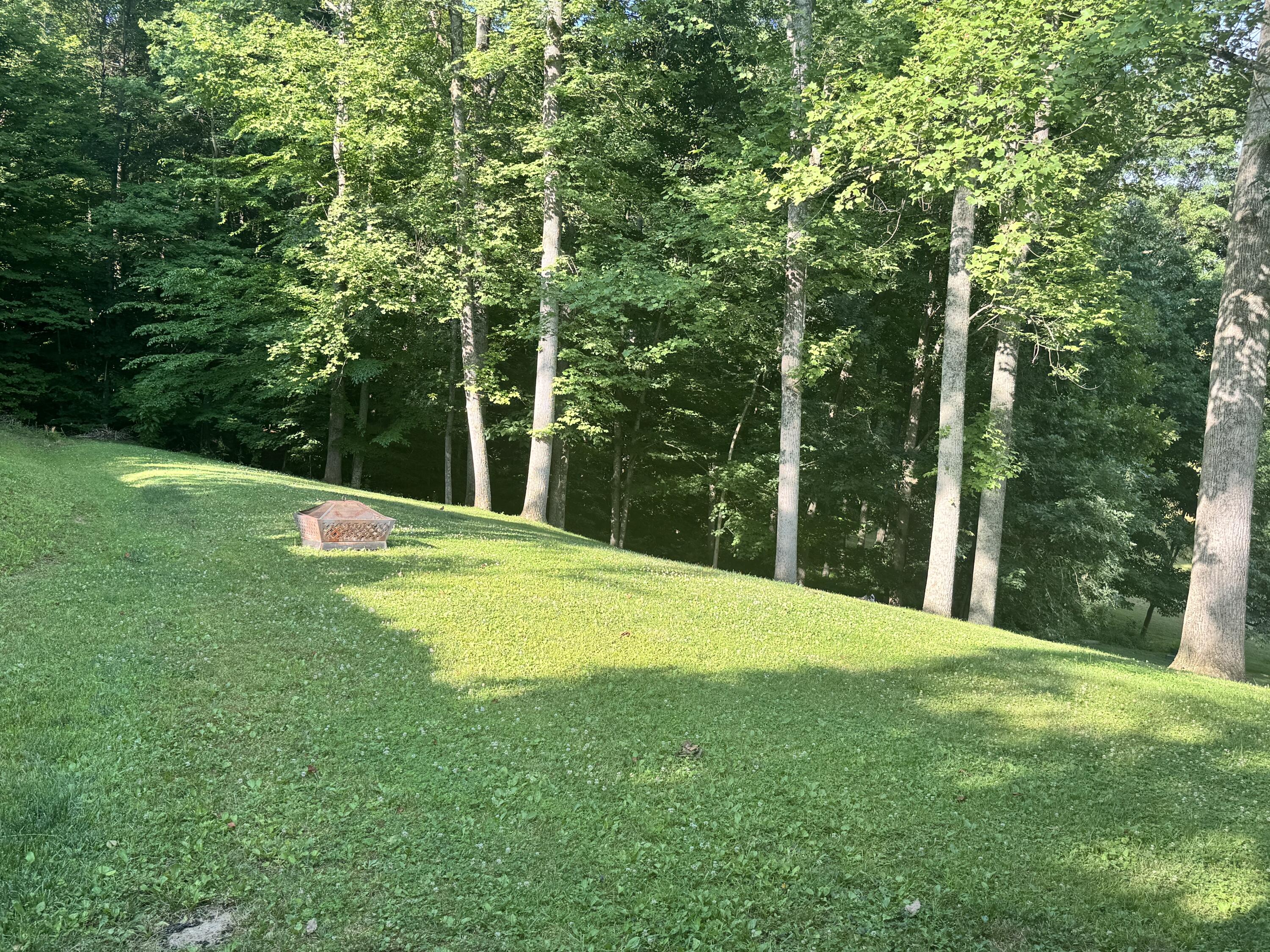 1168 Broad St (Off Salmon Run Rd)