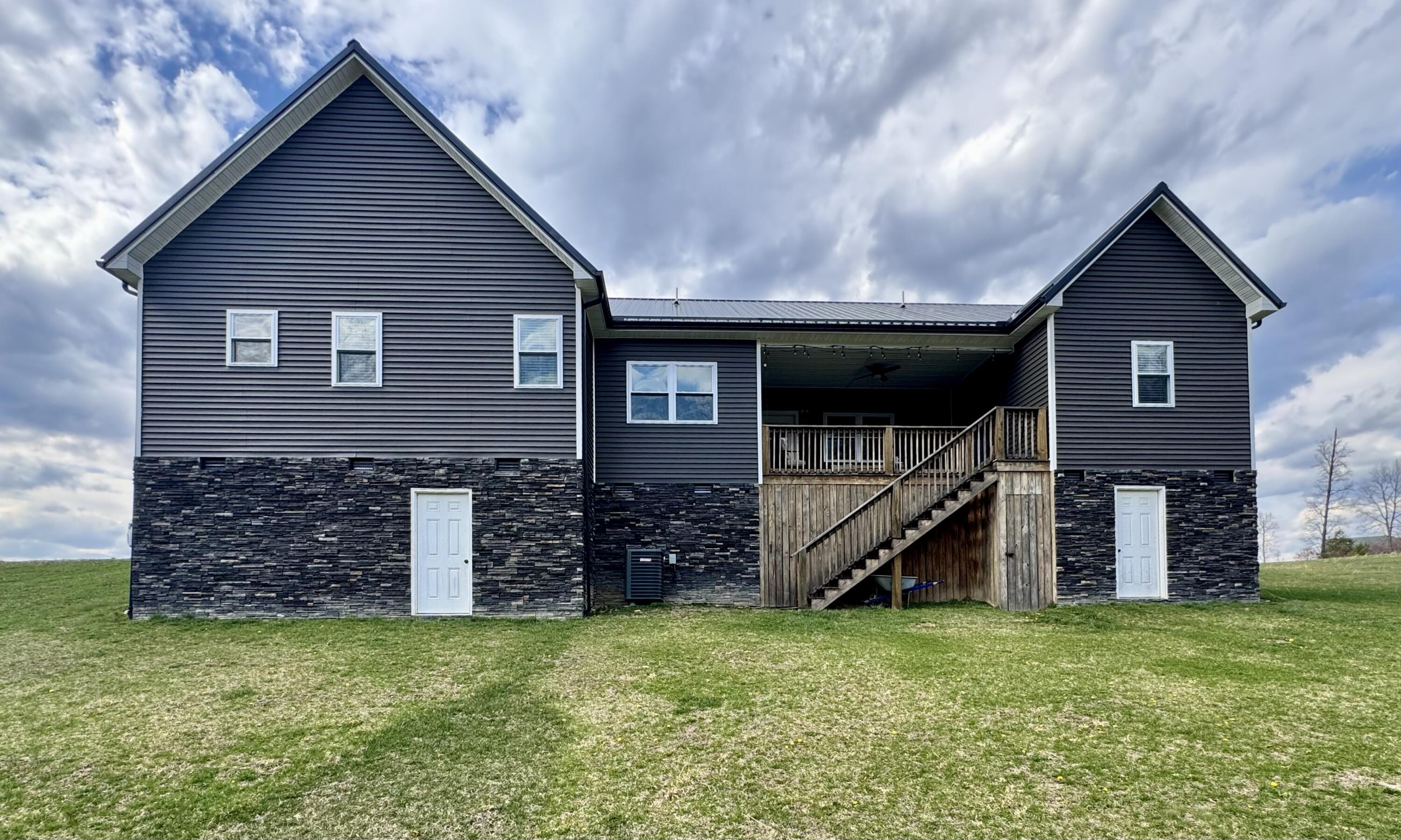 213 Sunset Ridge Ln
