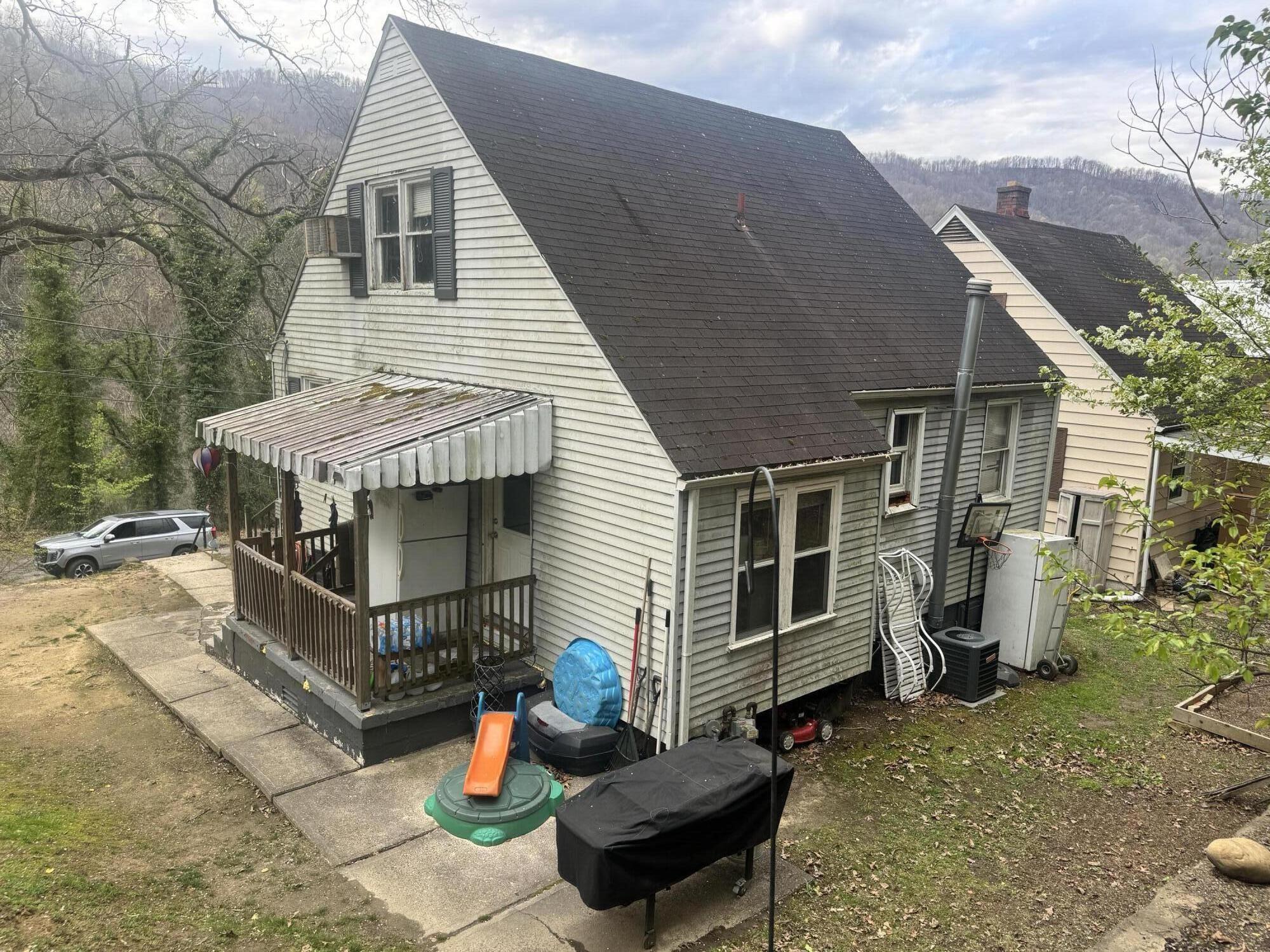 337 Charlton Heights Rd