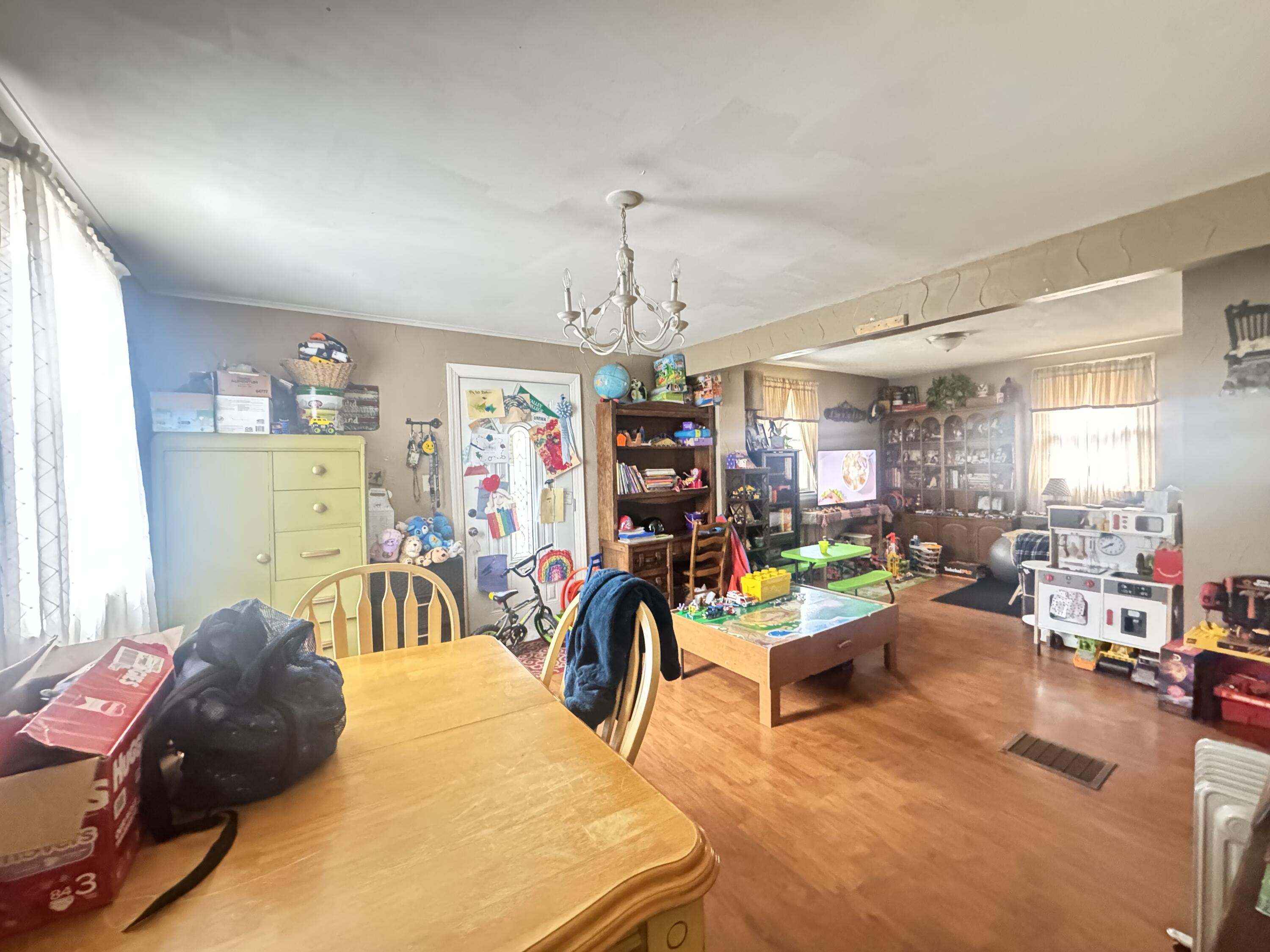 337 Charlton Heights Rd