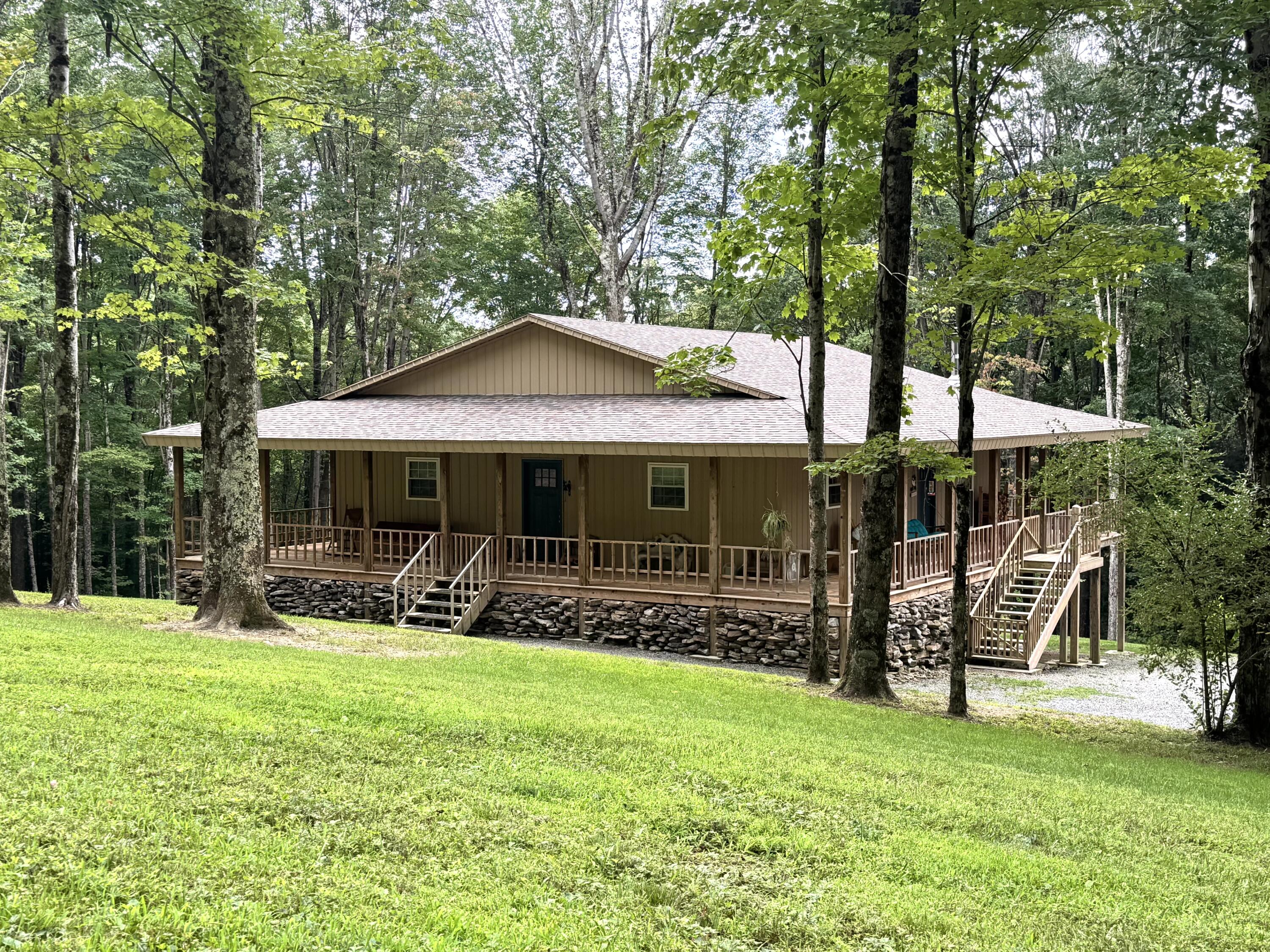 854 Coggins RD