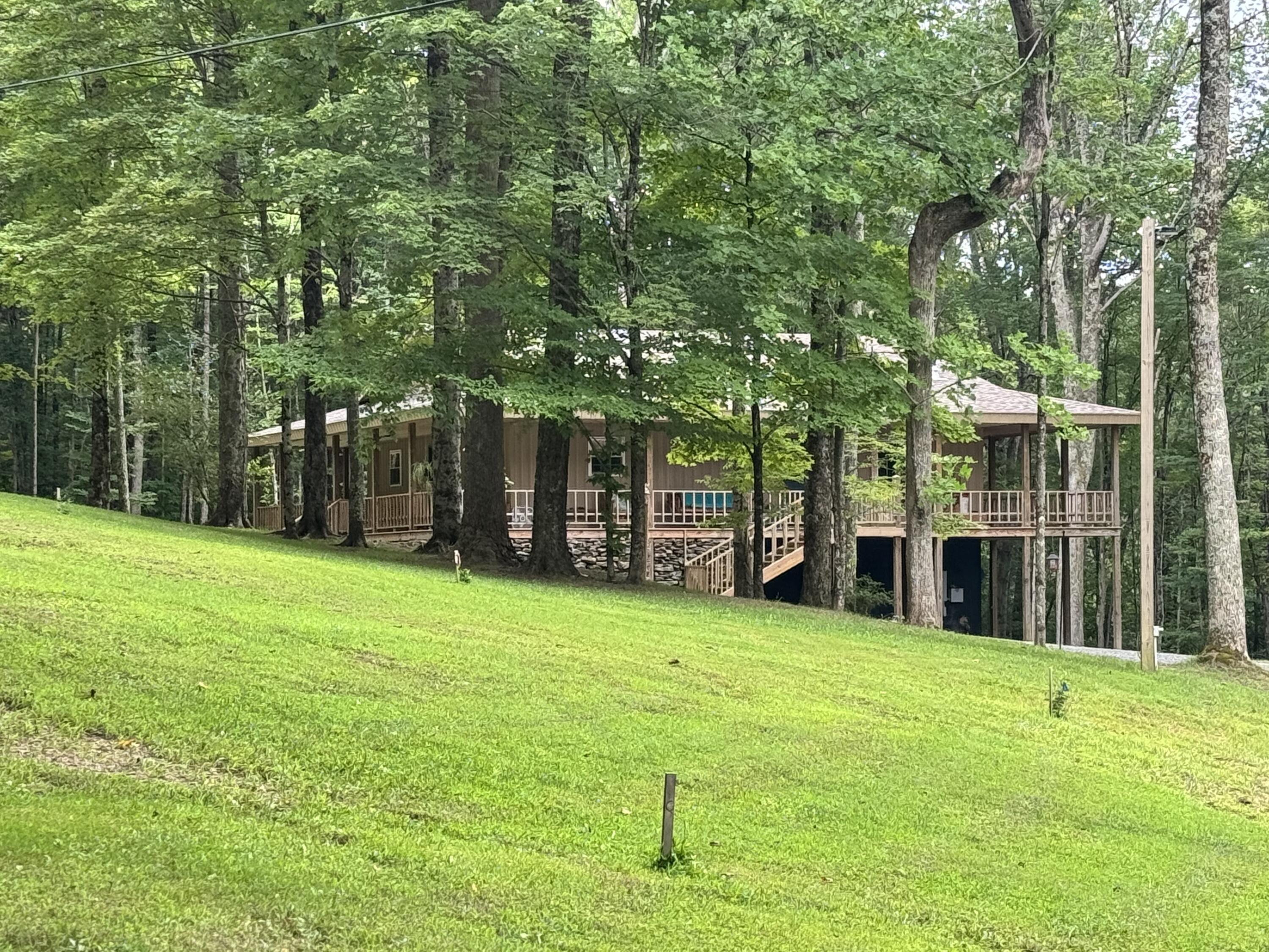 854 Coggins RD
