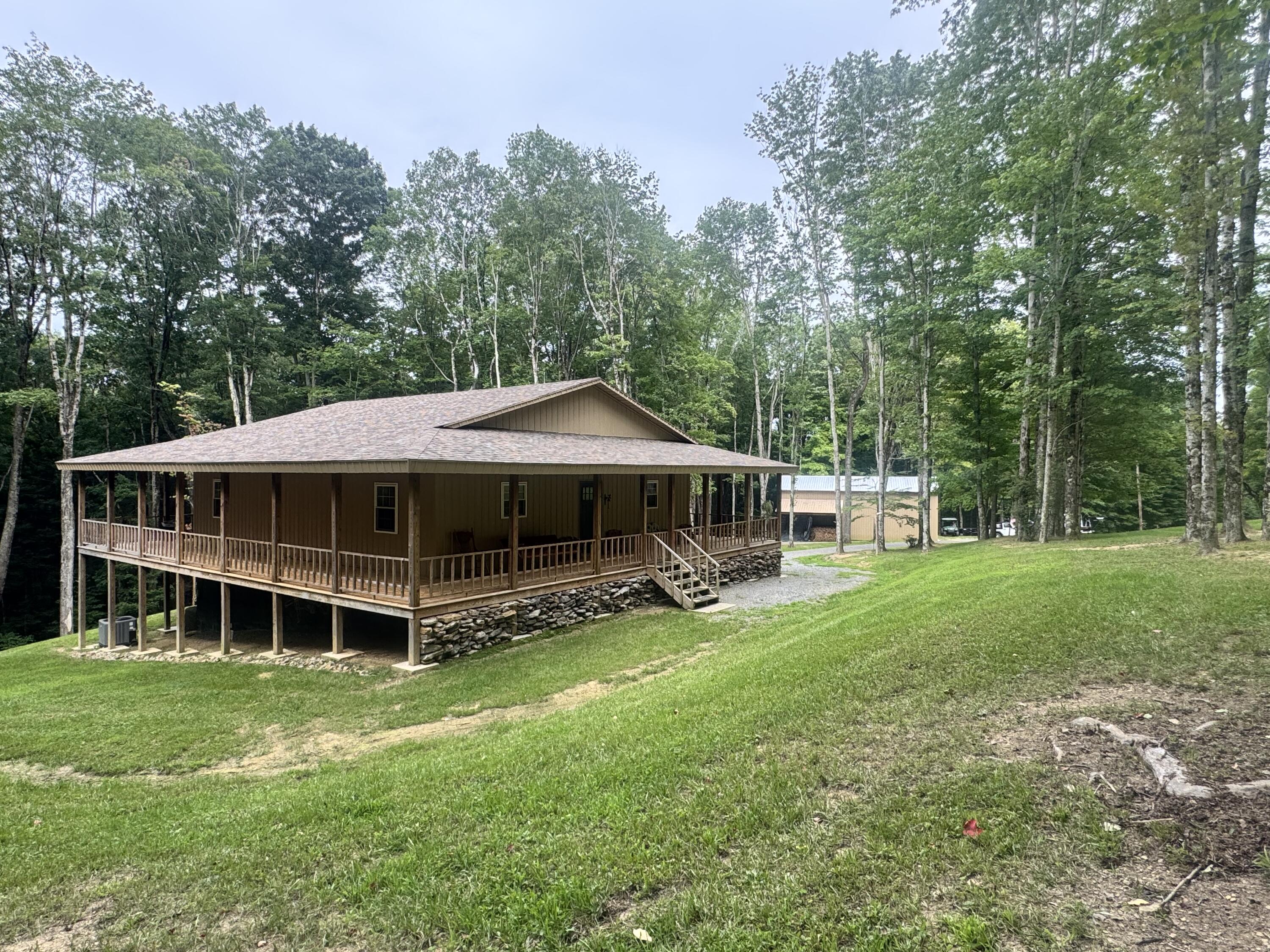 854 Coggins RD