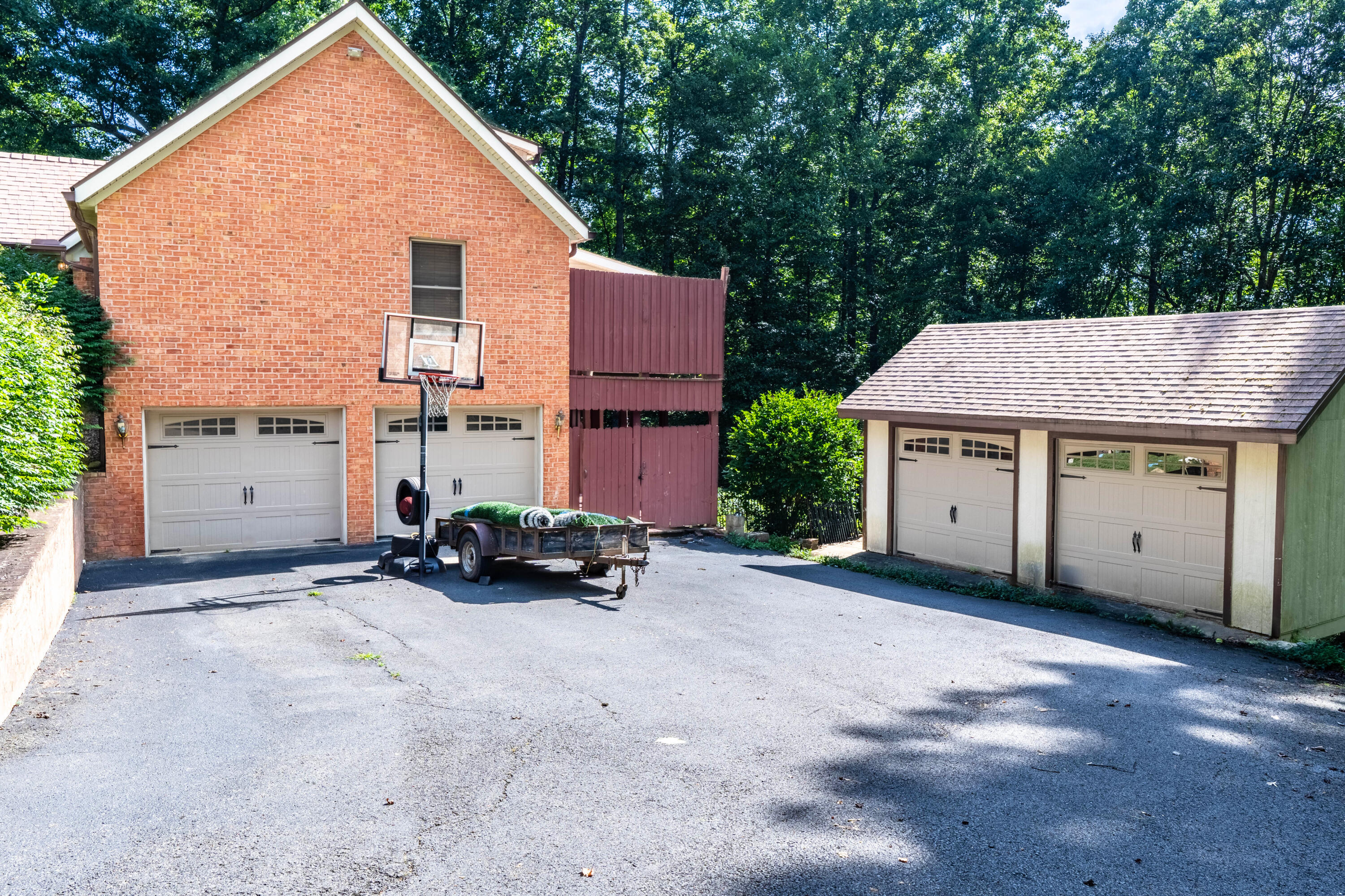 310 Chestnut Hill Rd