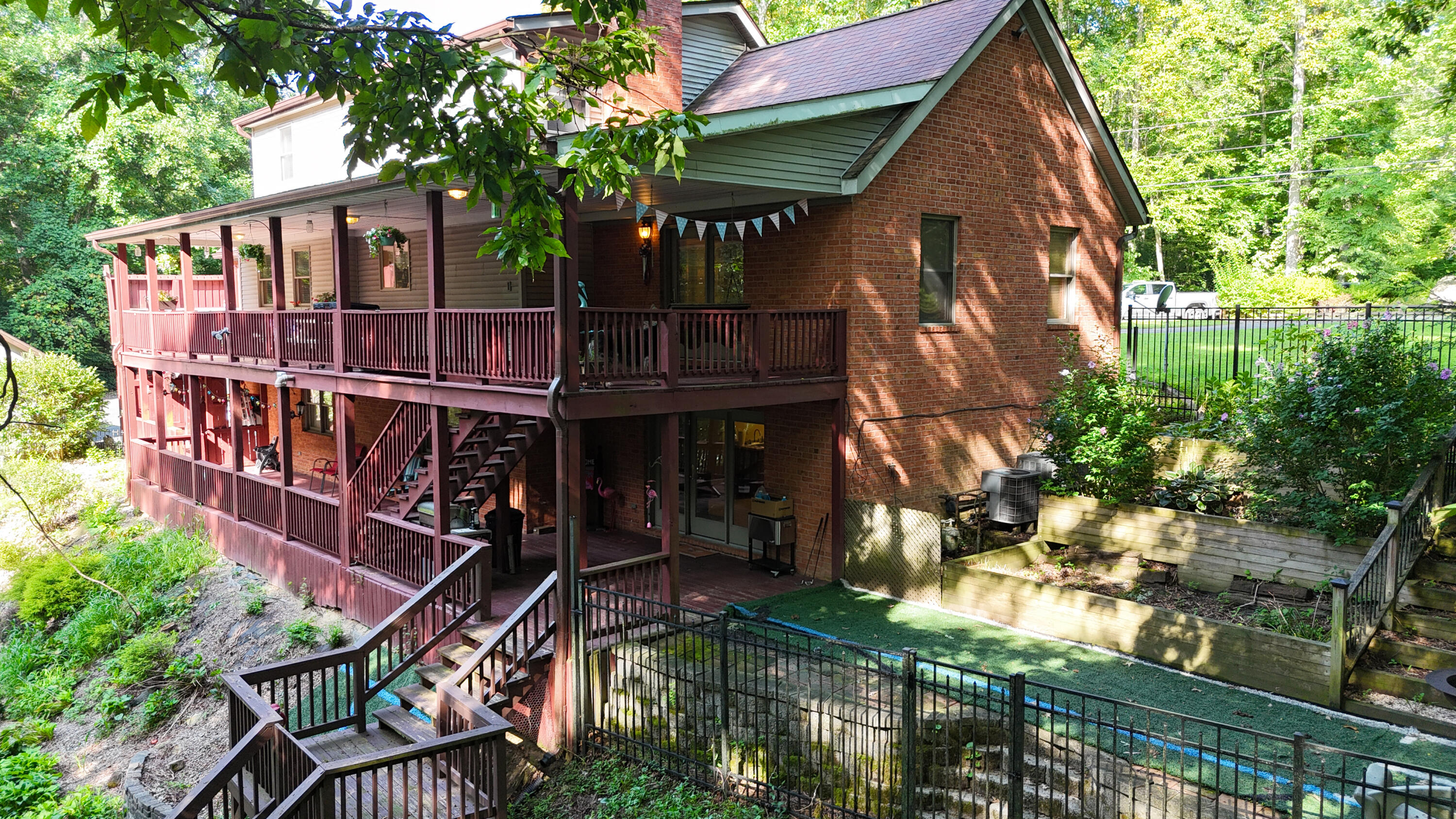 310 Chestnut Hill Rd