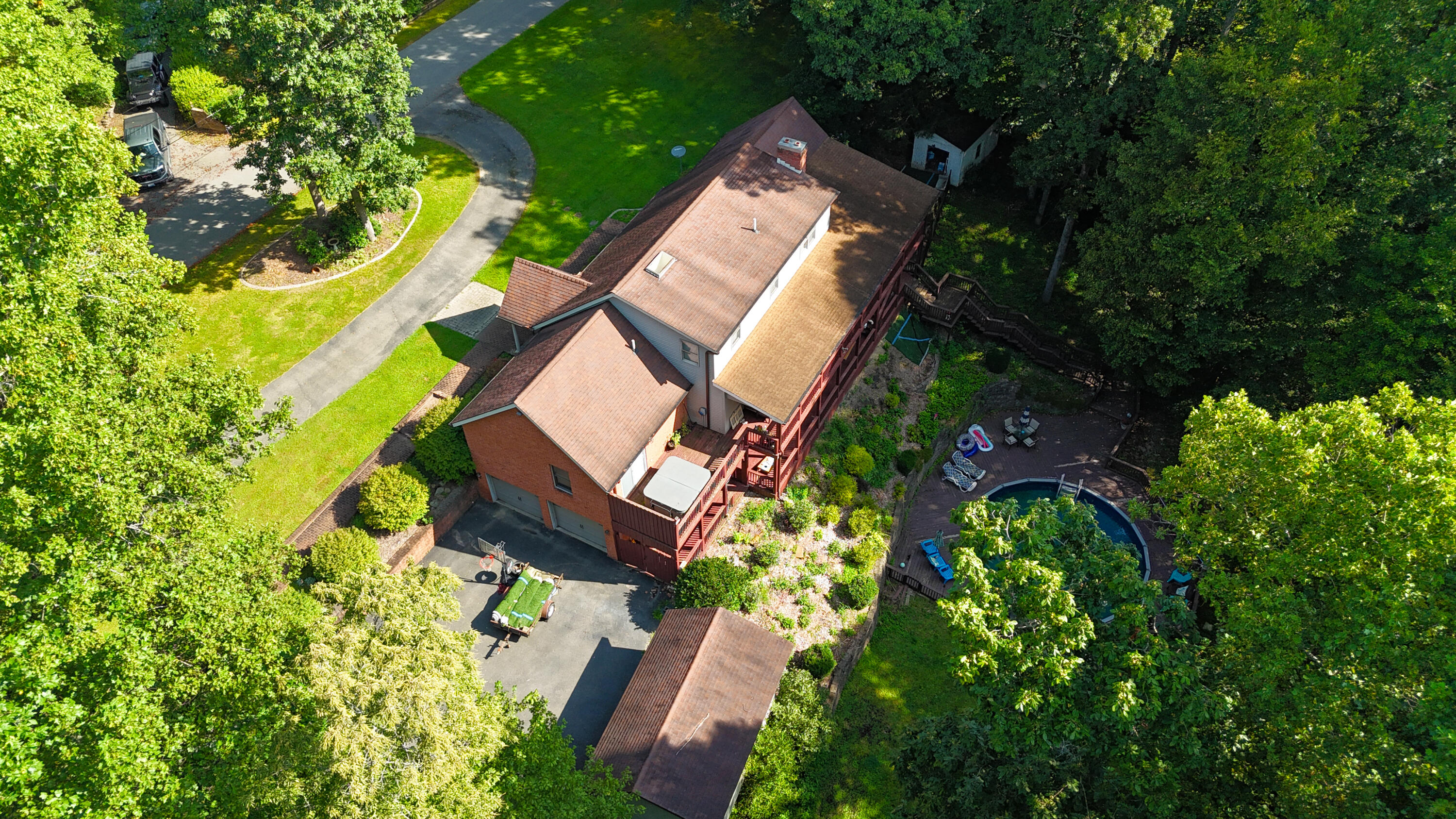 310 Chestnut Hill Rd