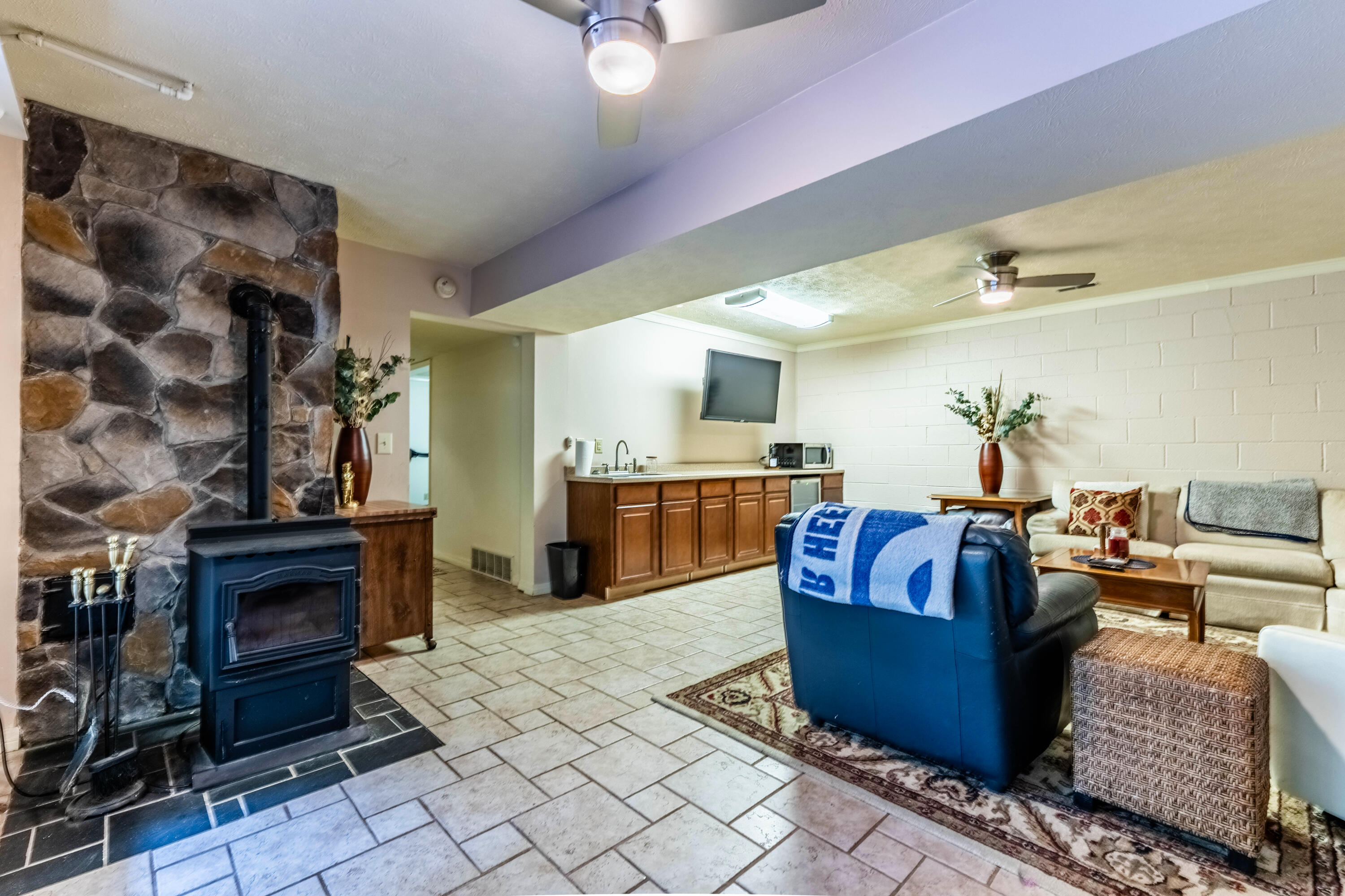 310 Chestnut Hill Rd