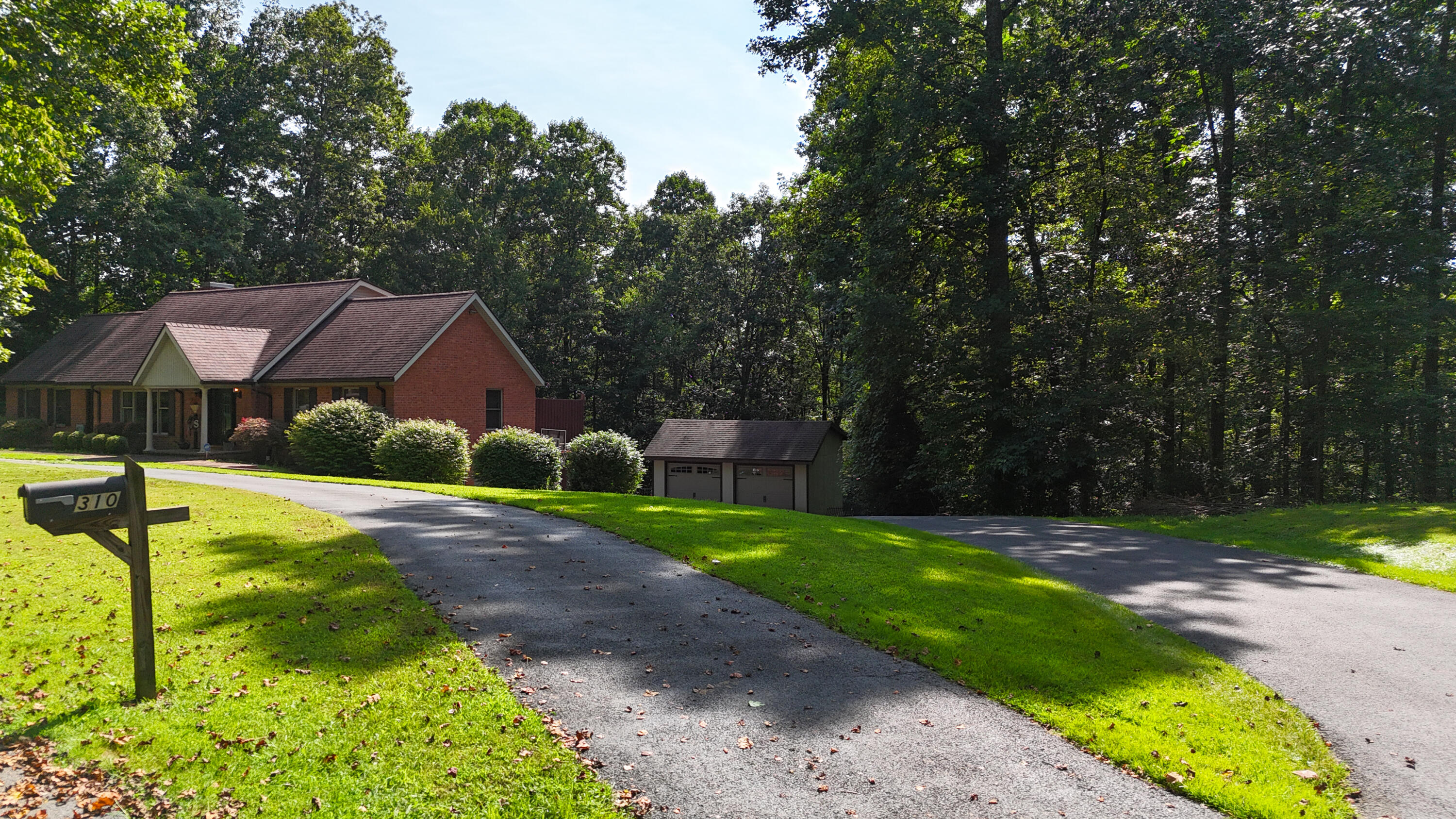 310 Chestnut Hill Rd