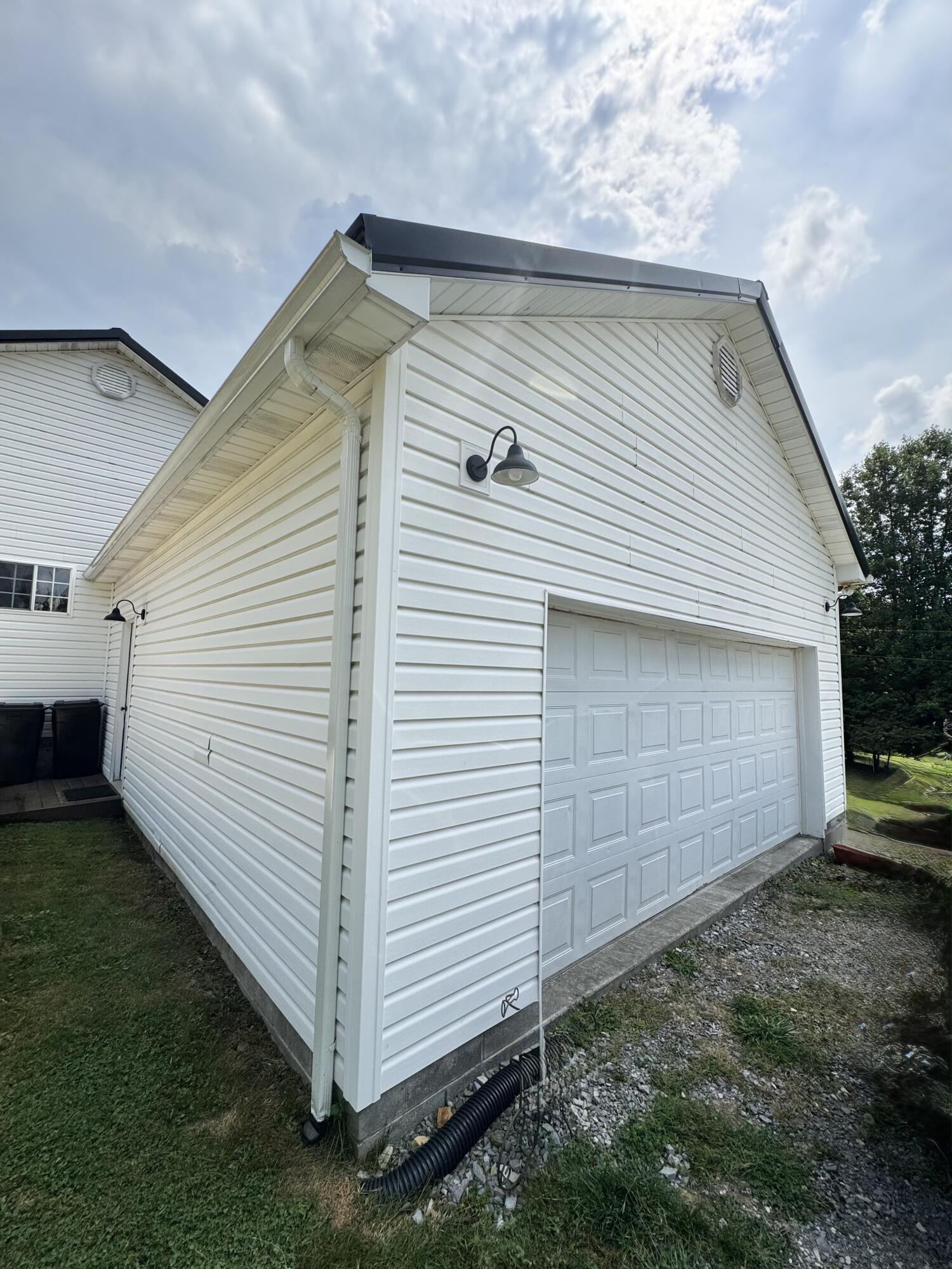 68 Hurd Rd
