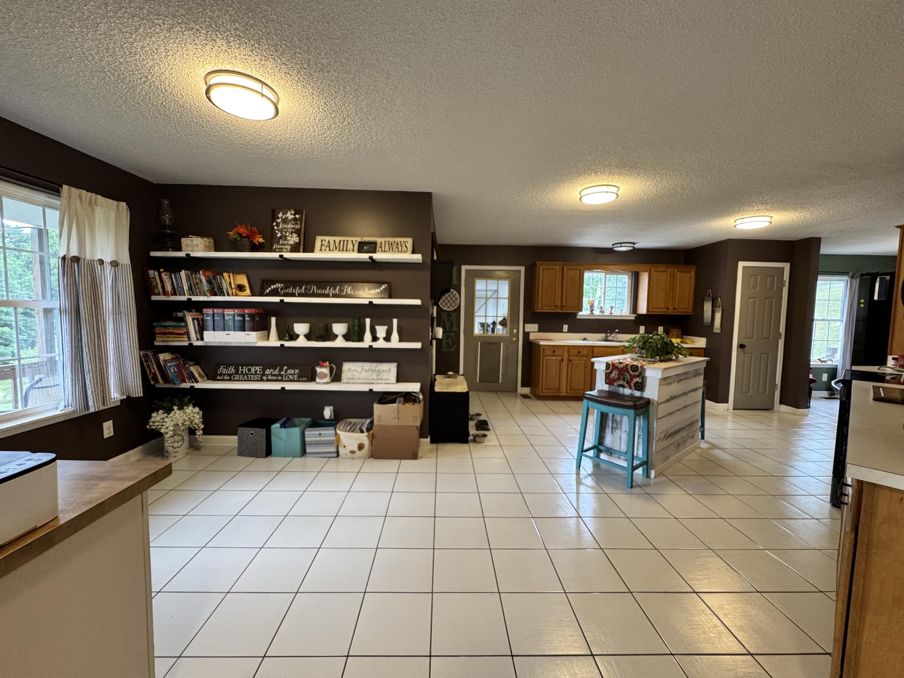 68 Hurd Rd