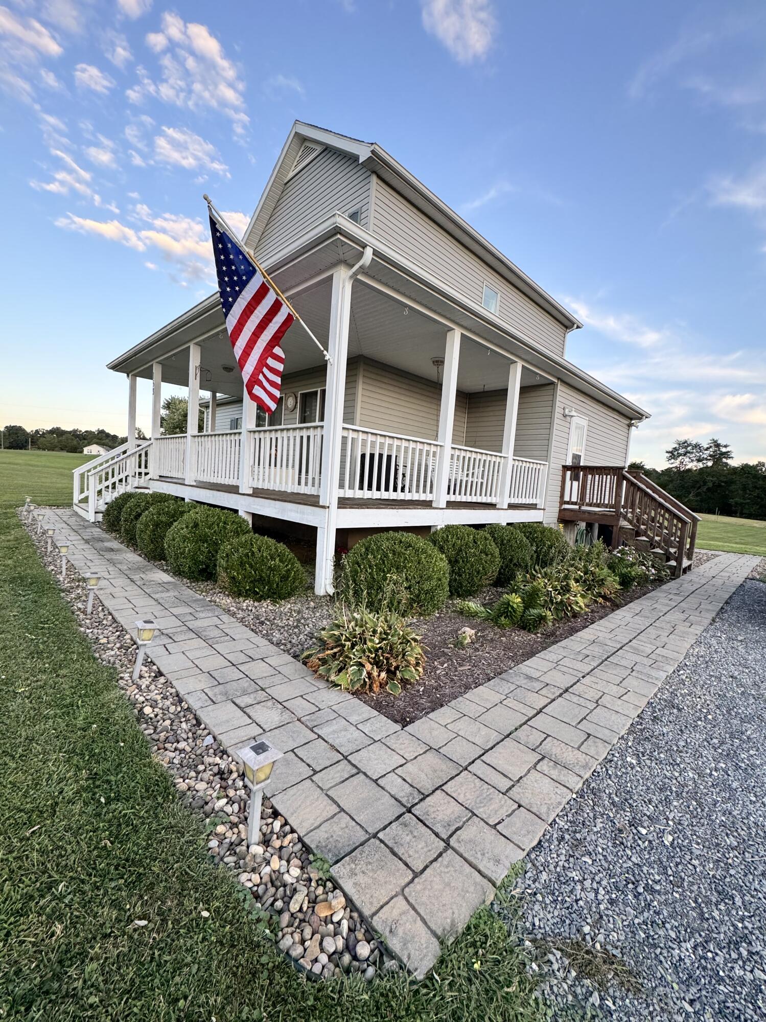 153 Ruby Ln