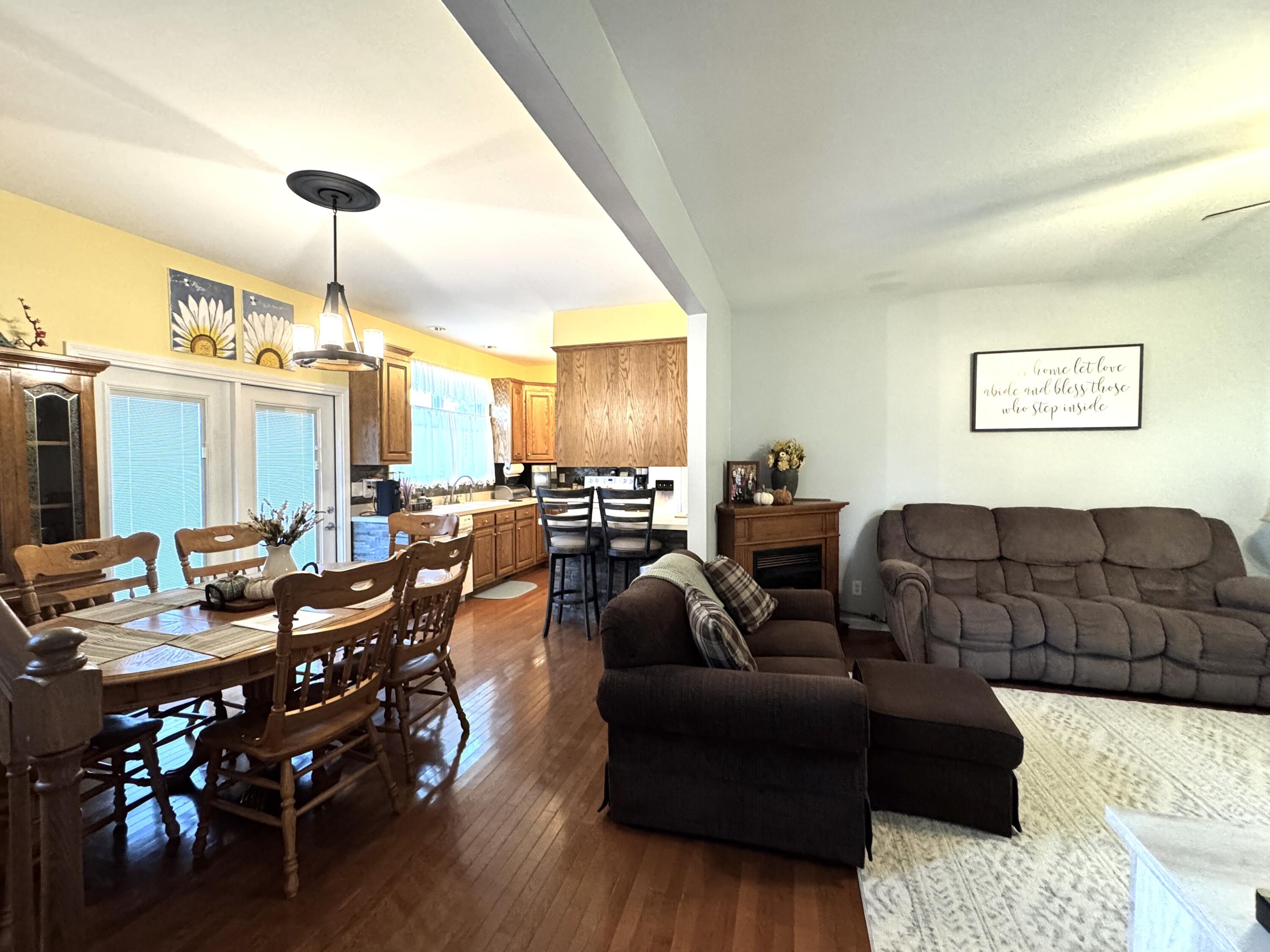 153 Ruby Ln