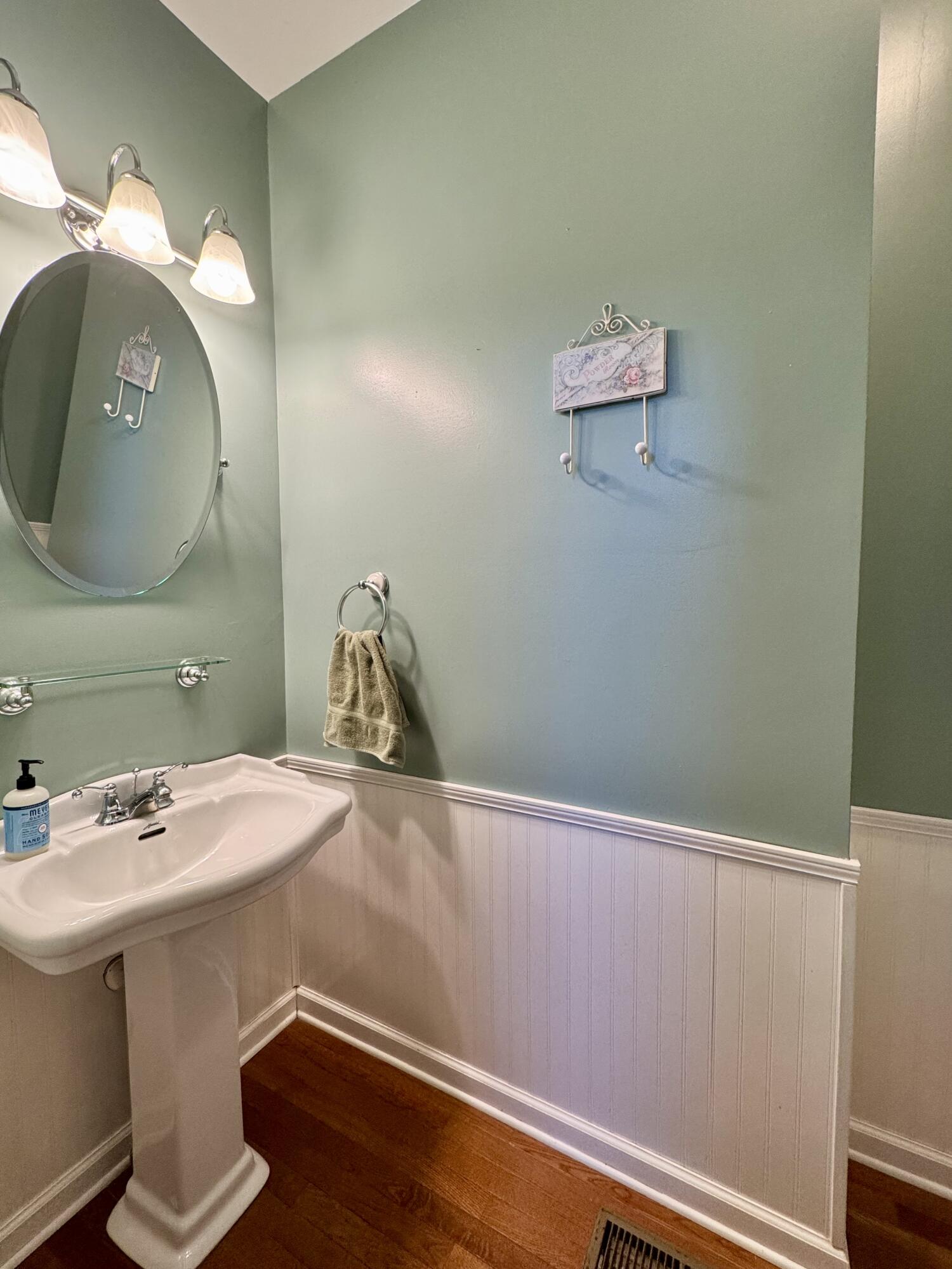 153 Ruby Ln