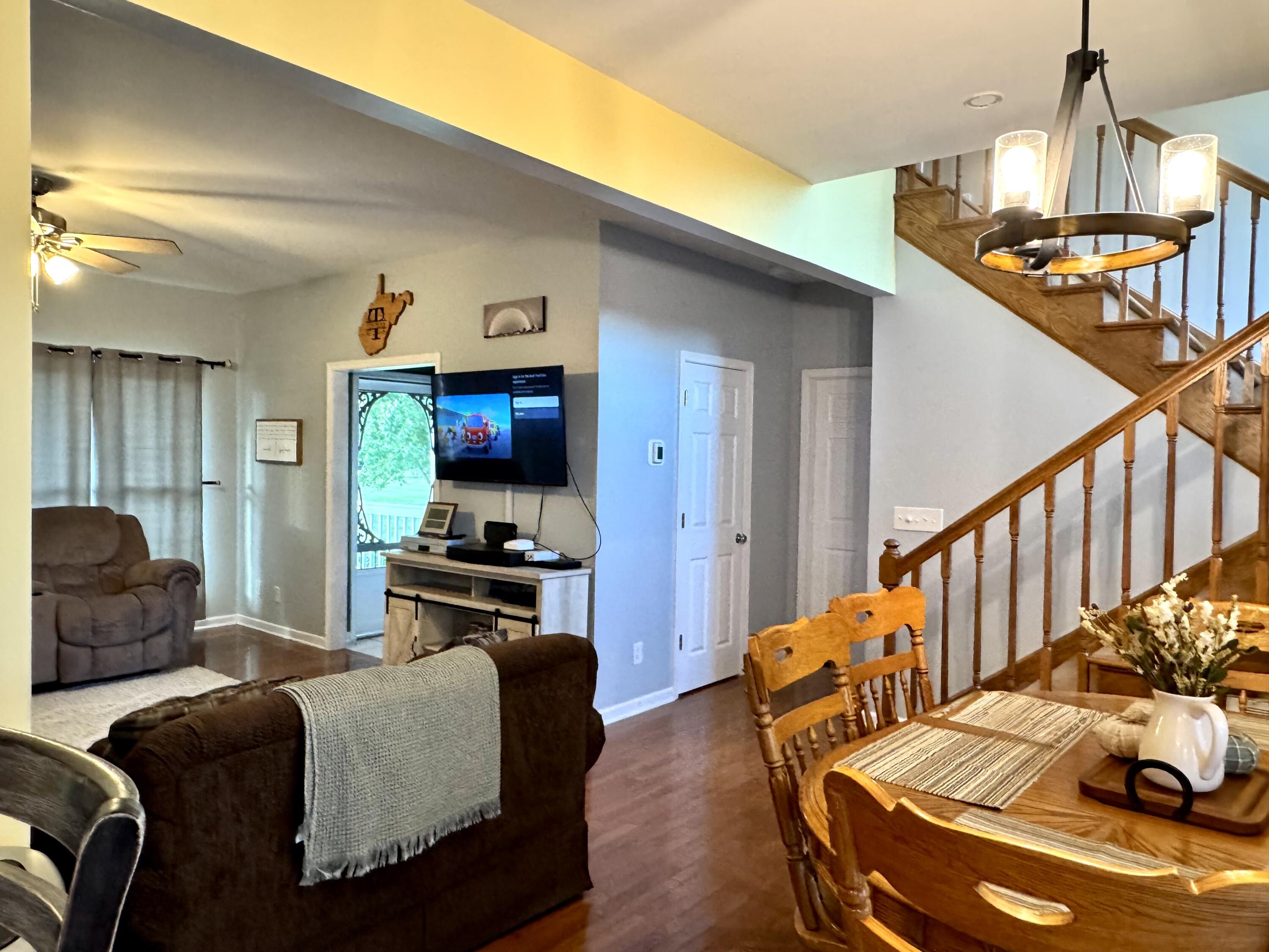 153 Ruby Ln