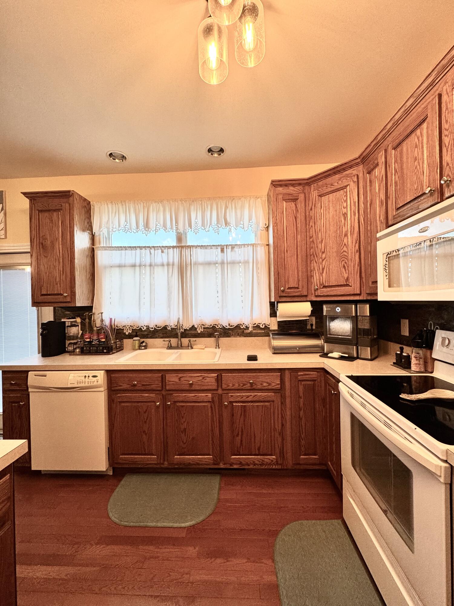 153 Ruby Ln