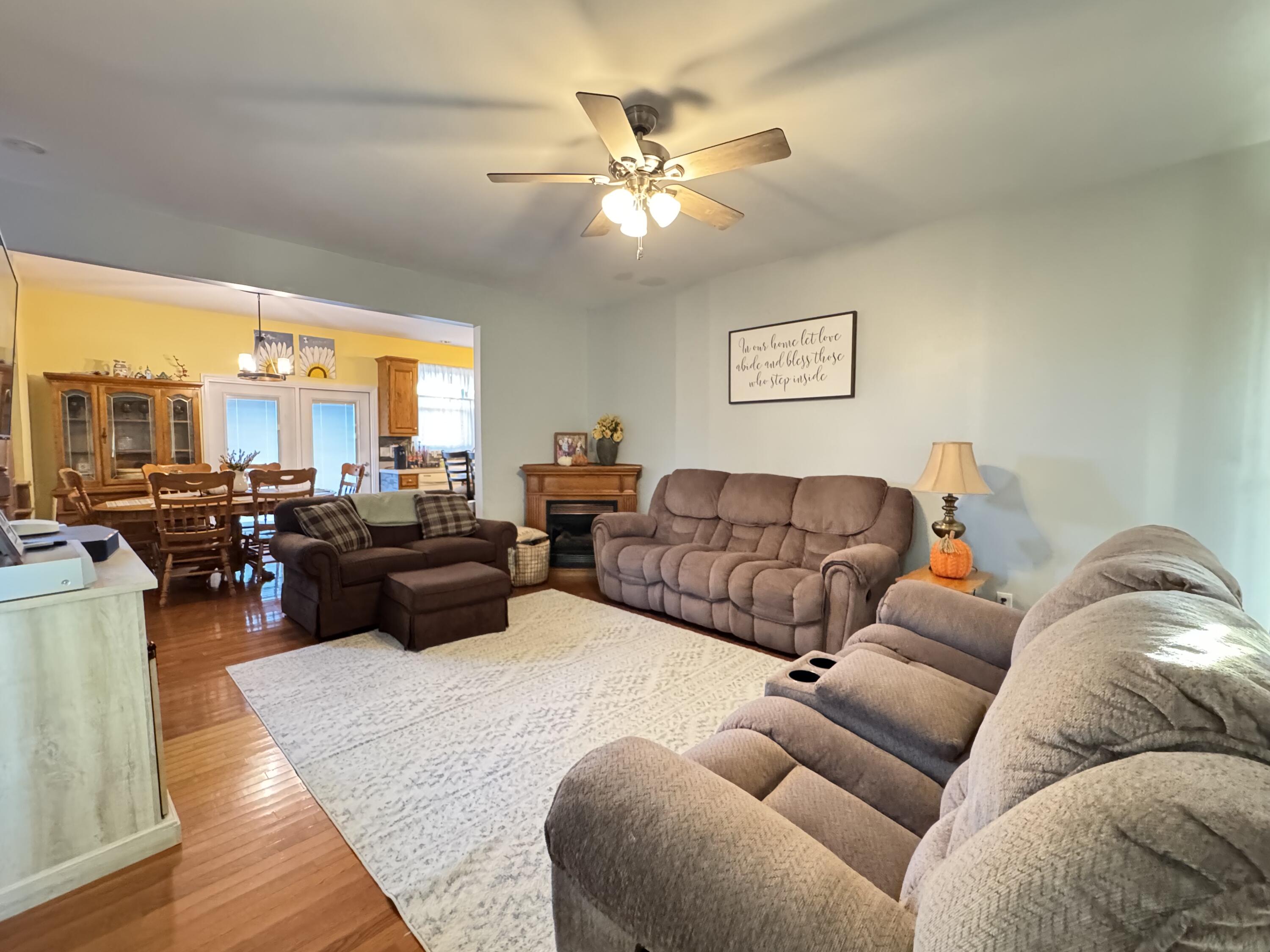 153 Ruby Ln