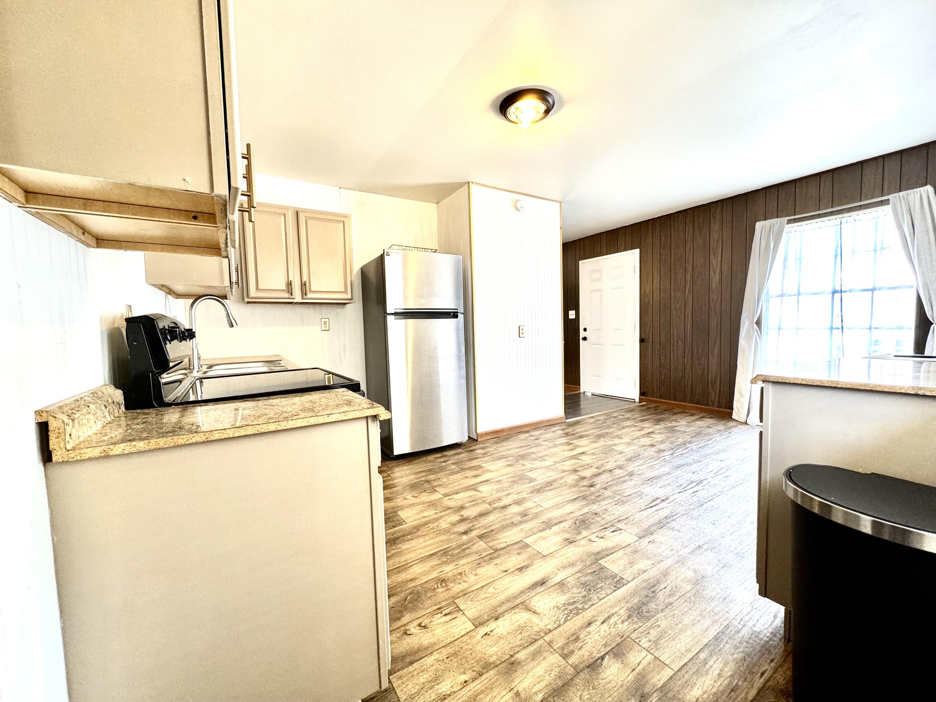 109 W 7th ST