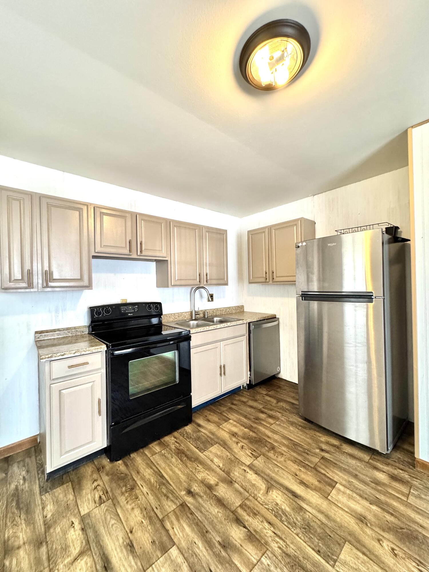 109 W 7th ST