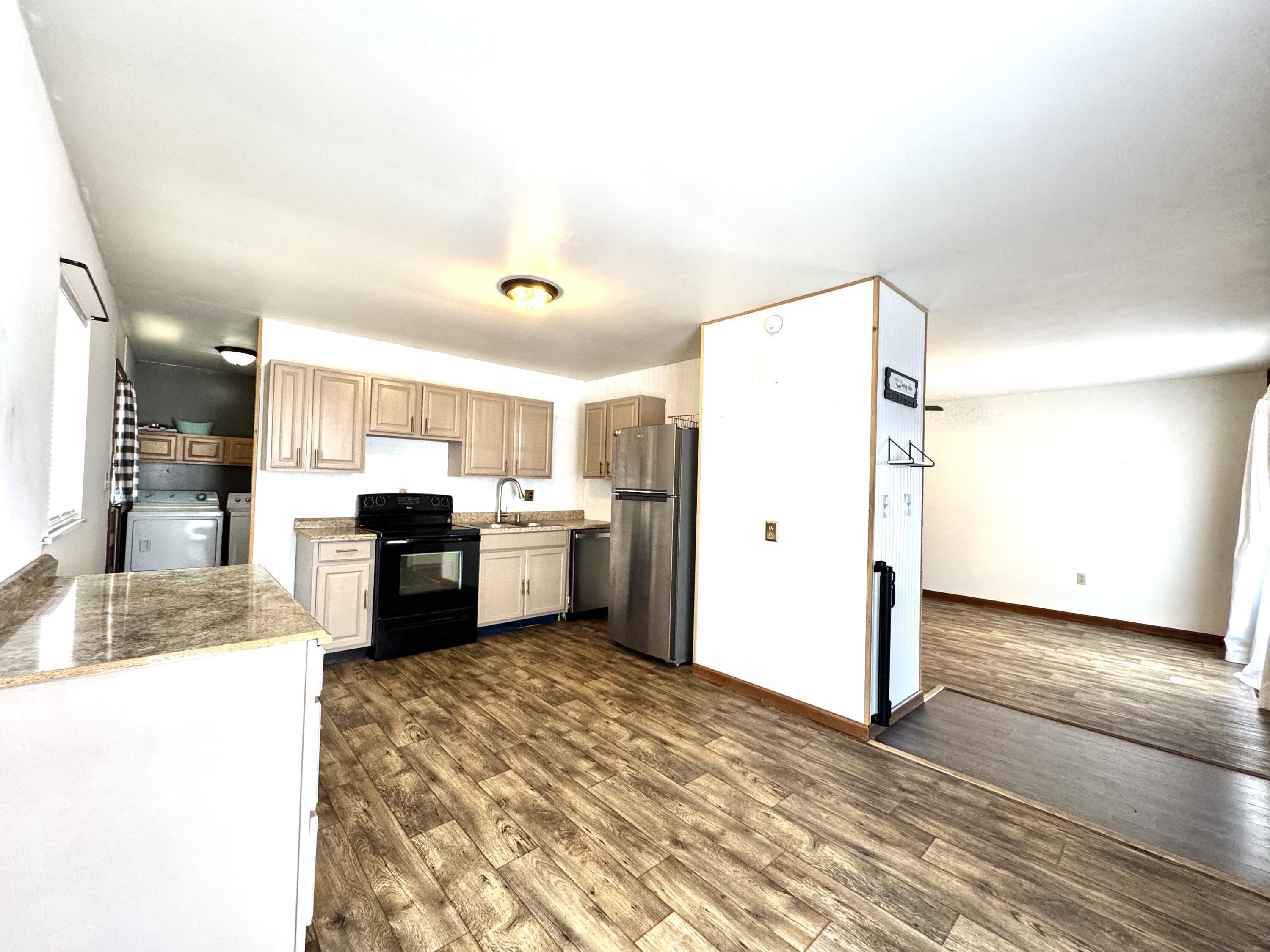 109 W 7th ST