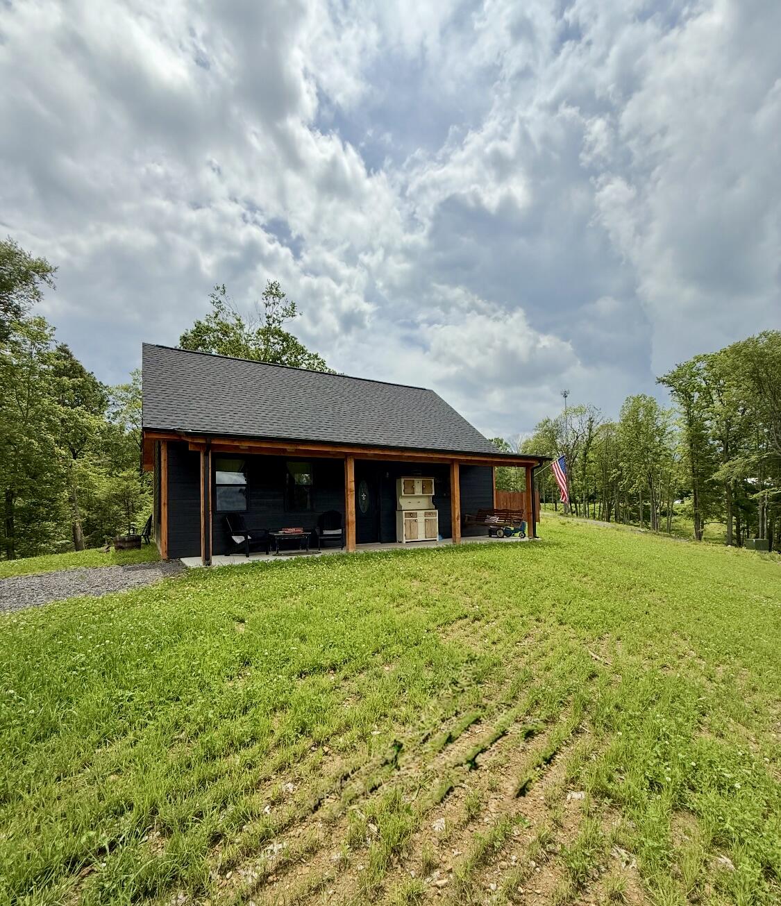 100 Brownstone Ridge Rd