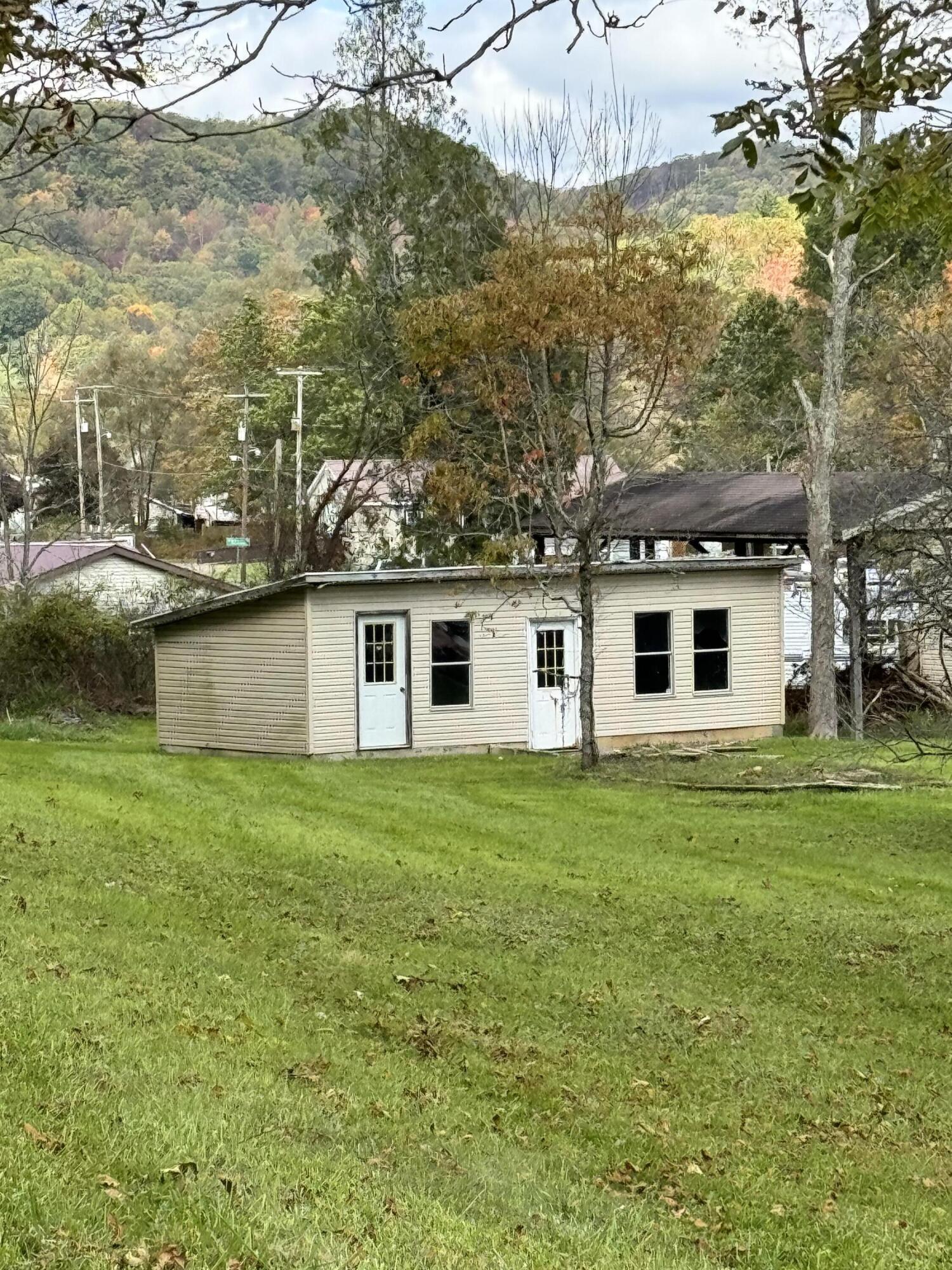 993 Meadow Bridge Rd