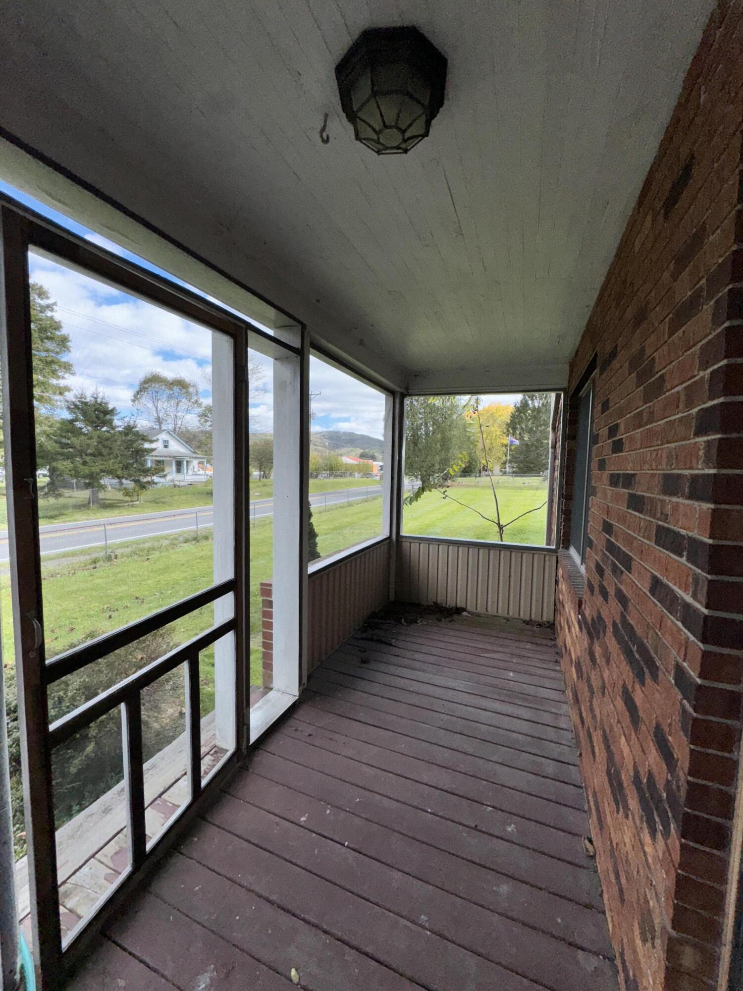 993 Meadow Bridge Rd