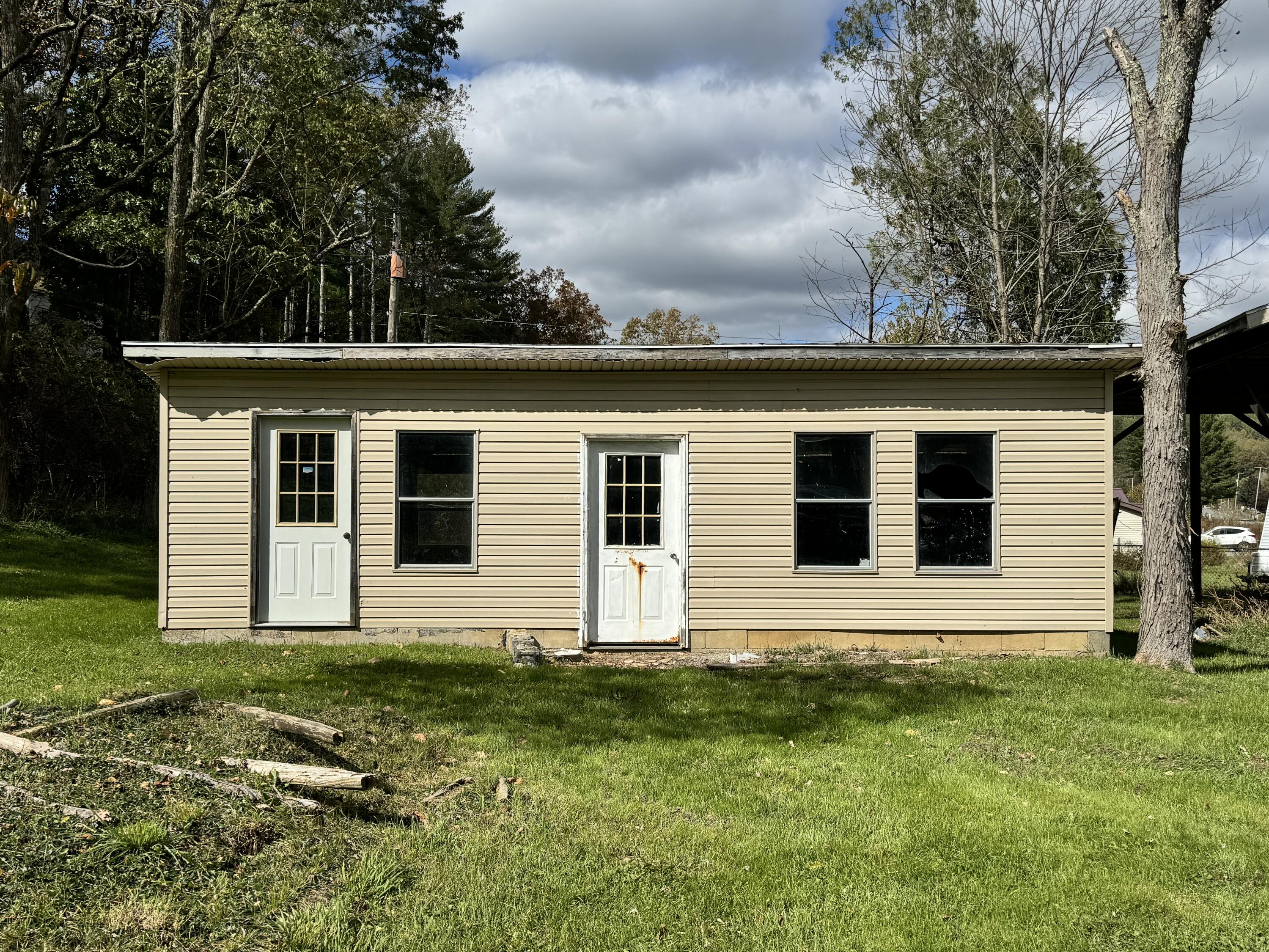 993 Meadow Bridge Rd