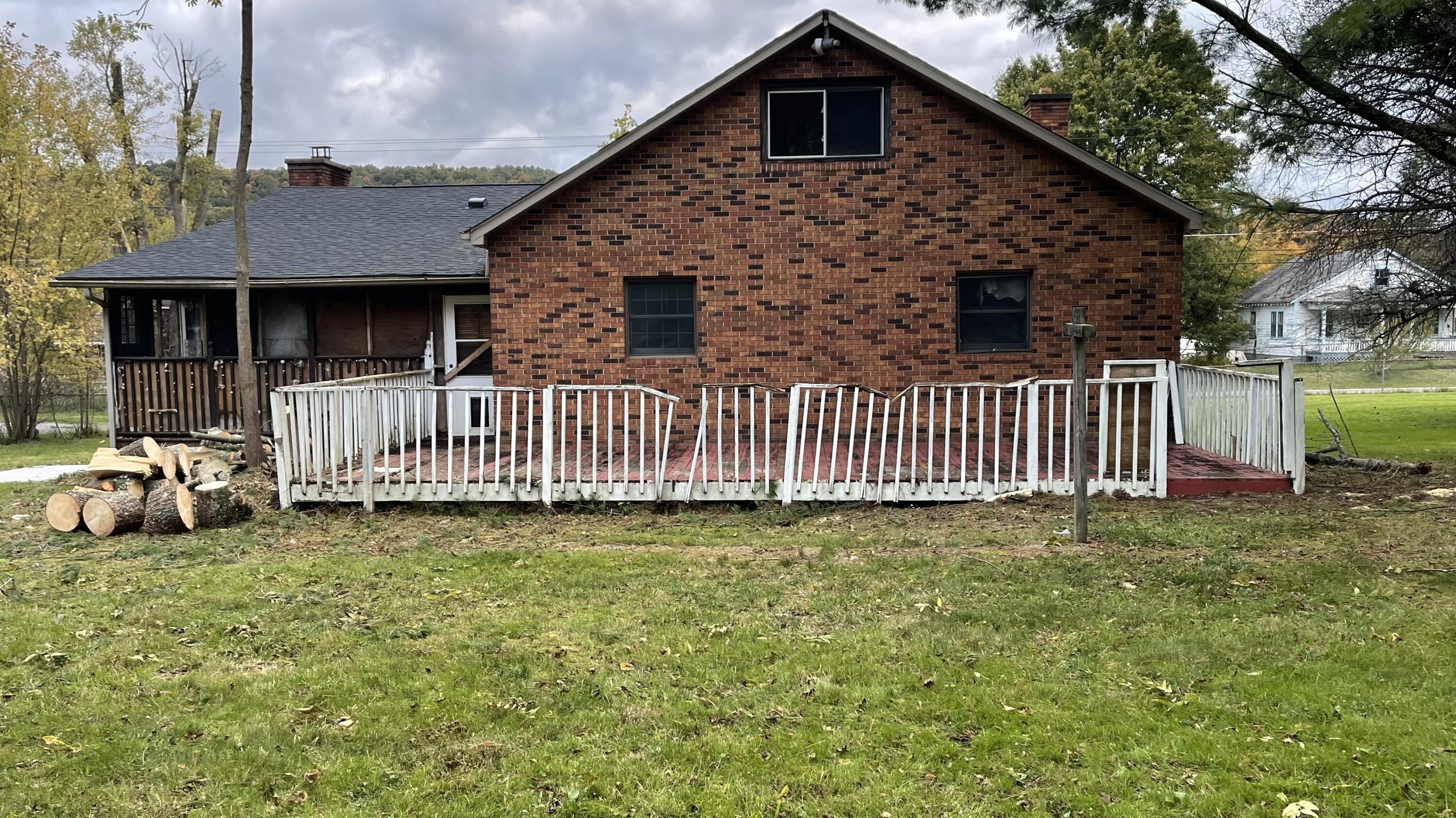 993 Meadow Bridge Rd