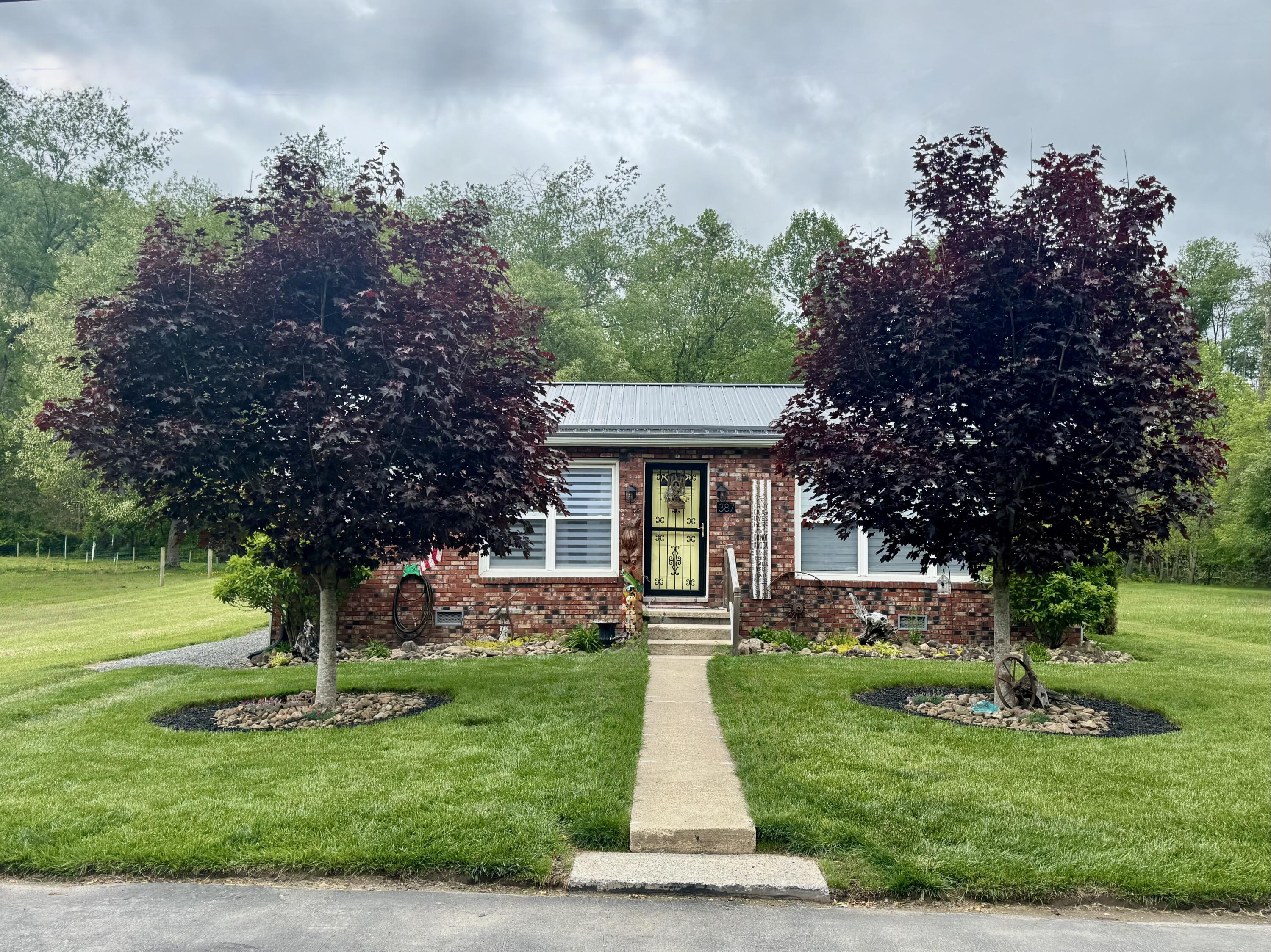 387 Johnstown