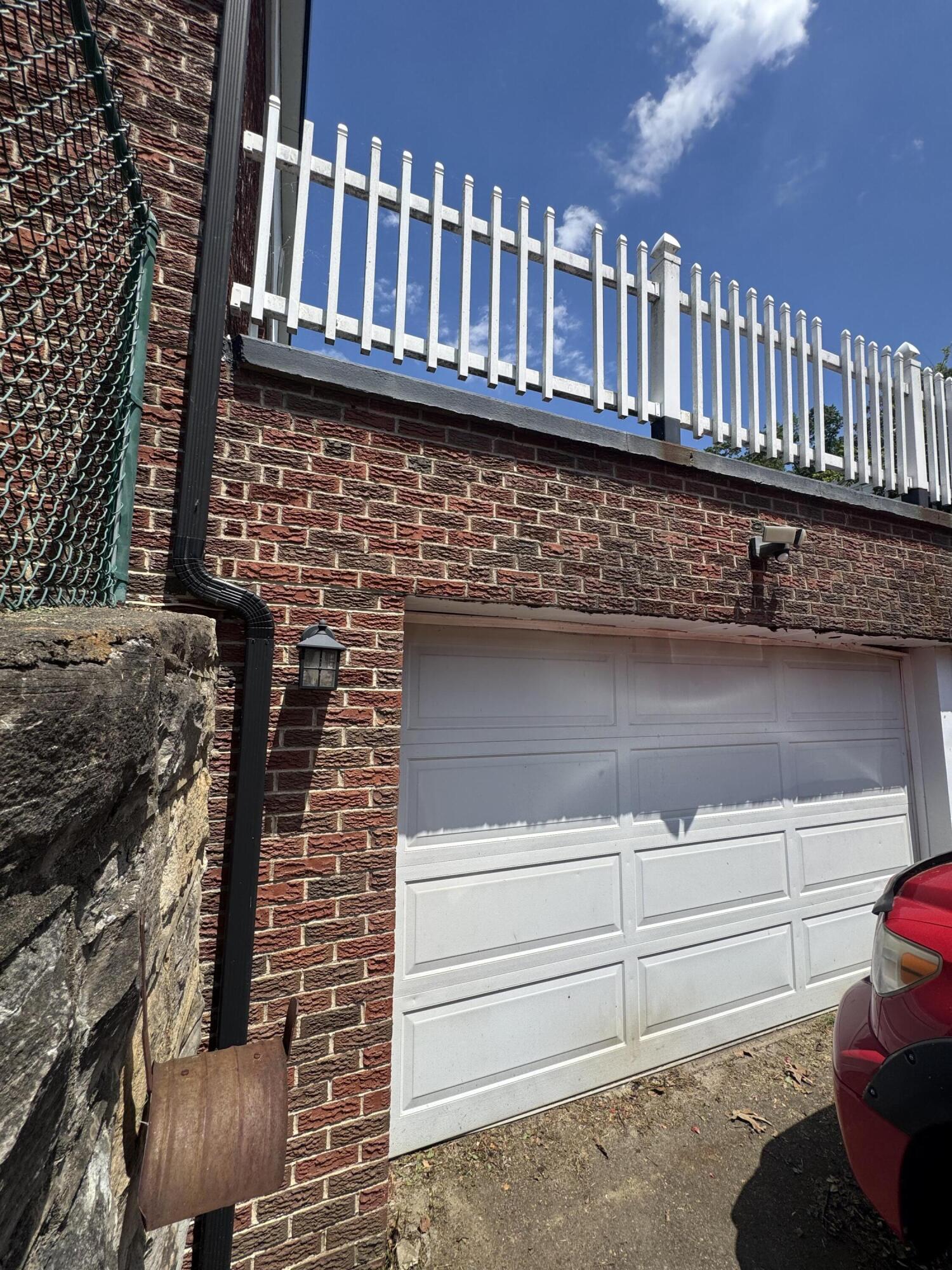 305 Riverview Dr