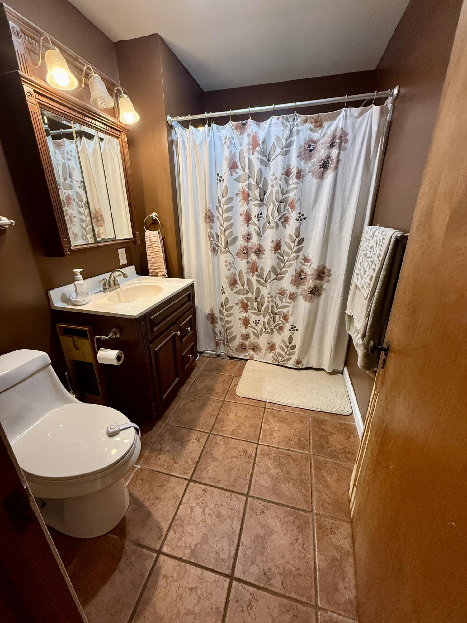 305 Riverview Dr