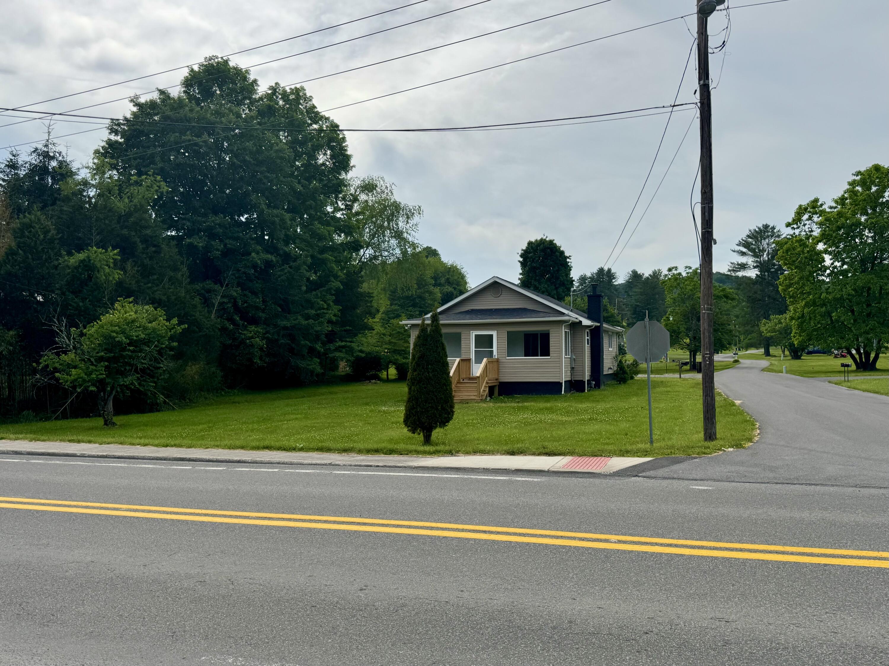 1703 Webster Rd