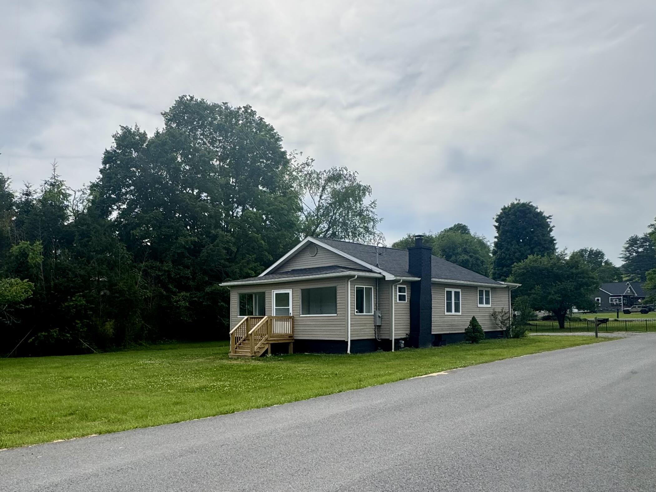1703 Webster Rd