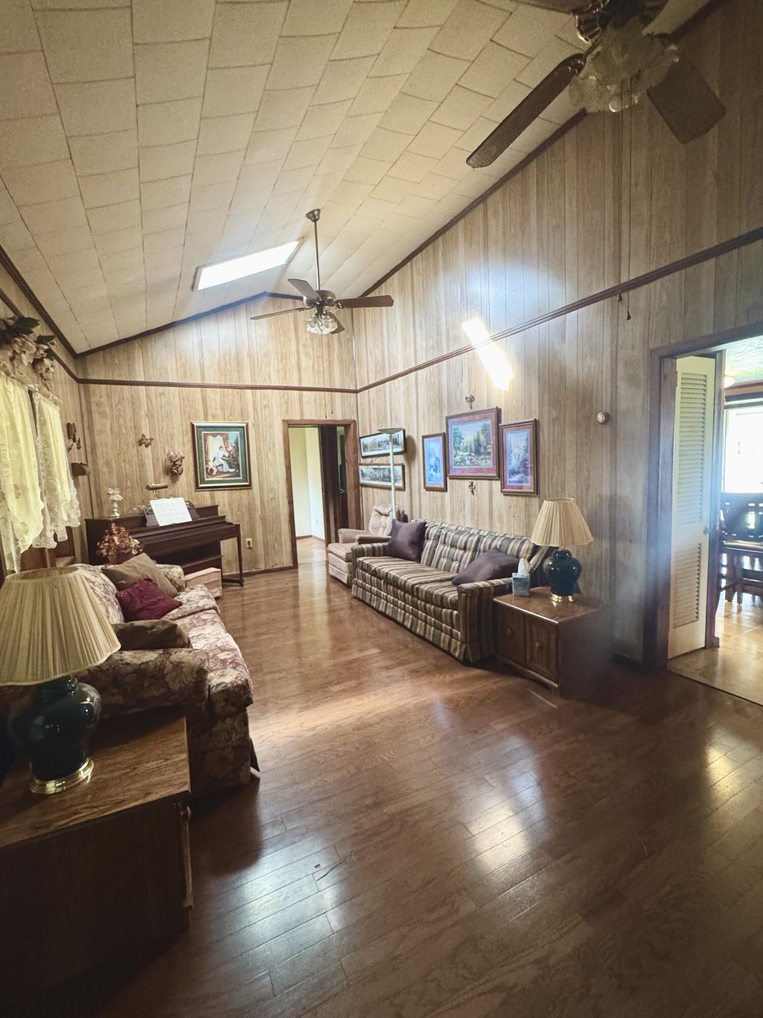 91 Heidi Ln