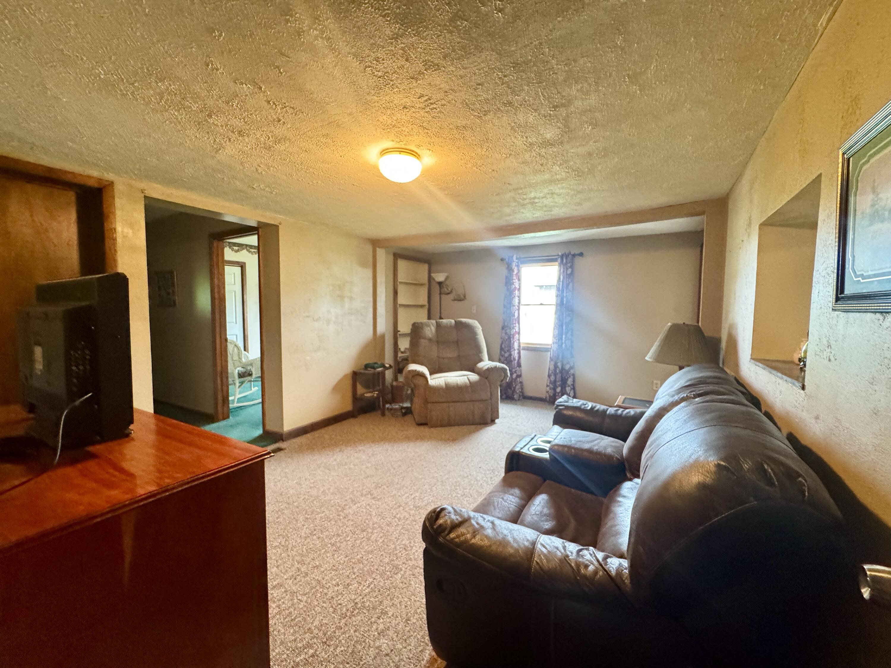 91 Heidi Ln