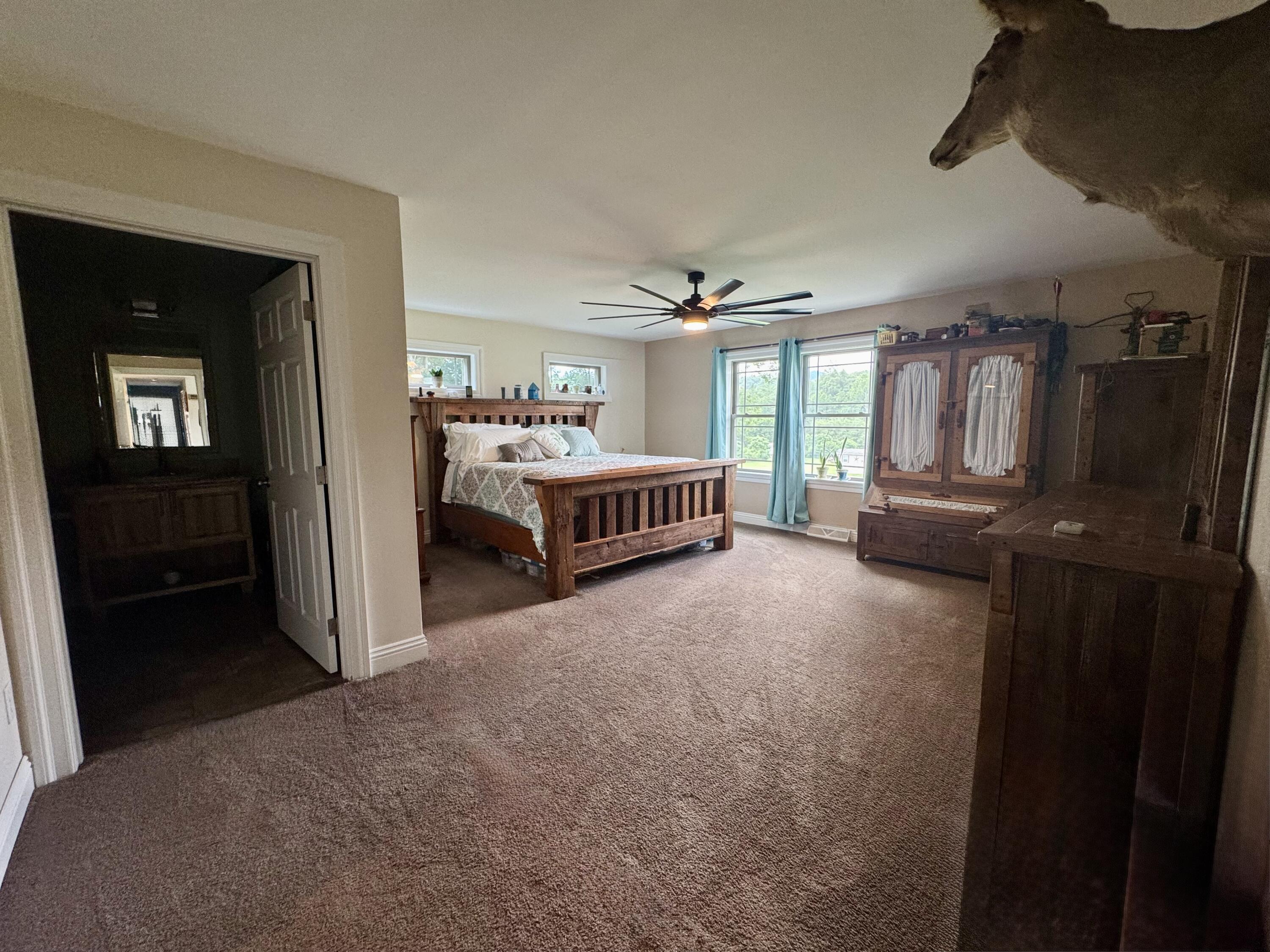 456 Riverside Dr