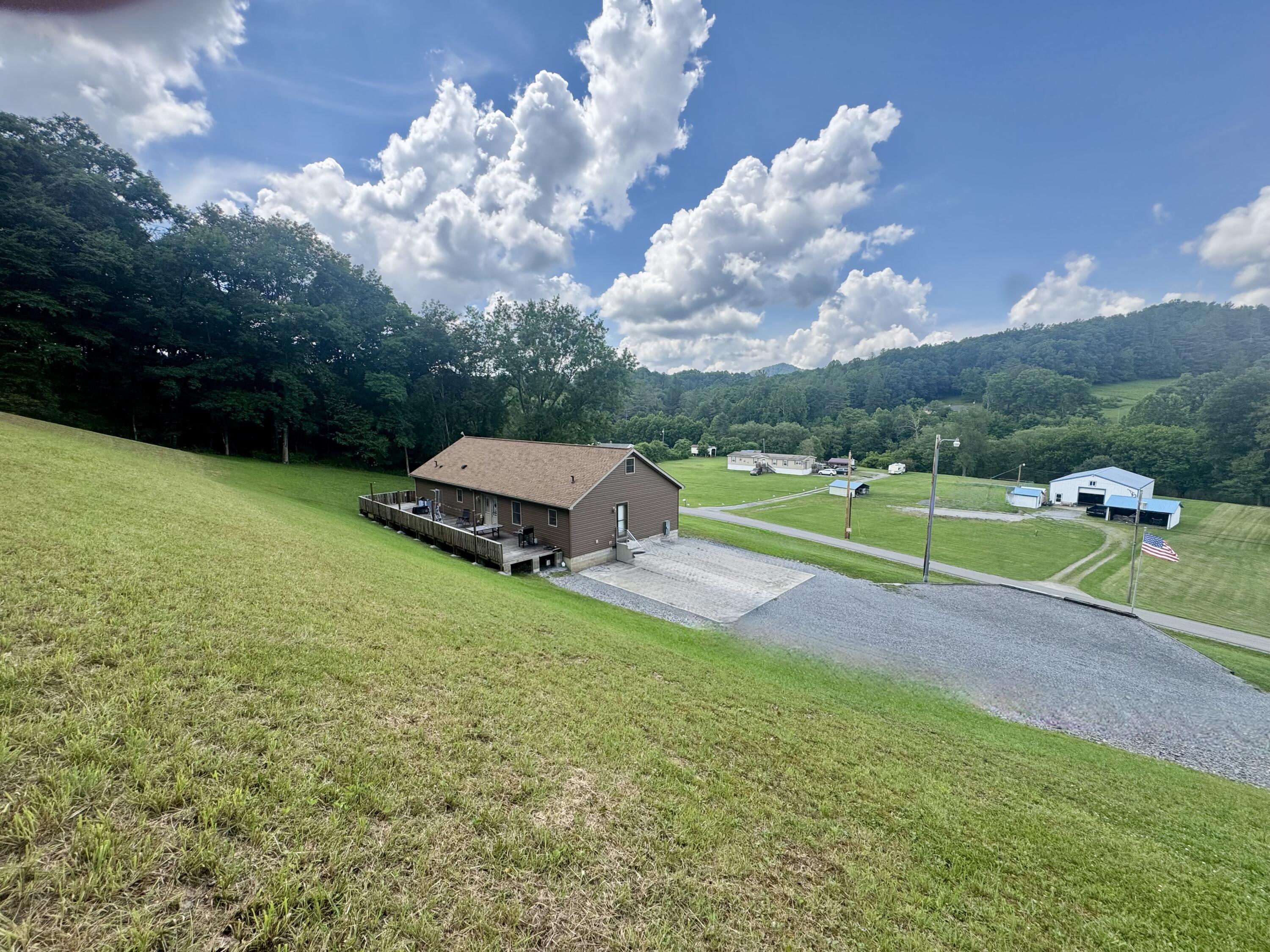 456 Riverside Dr