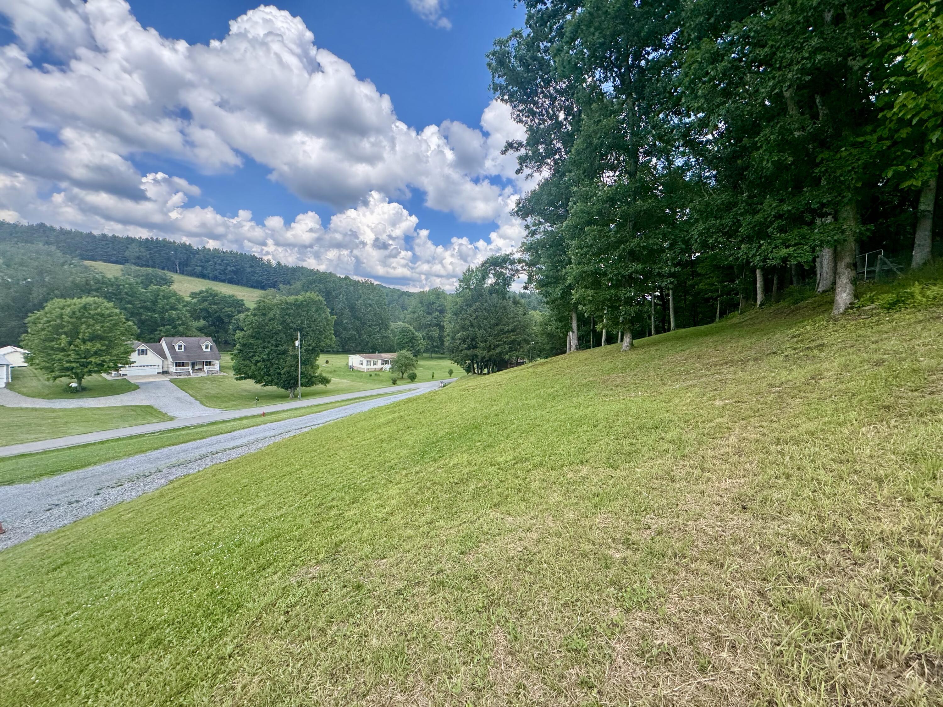 456 Riverside Dr